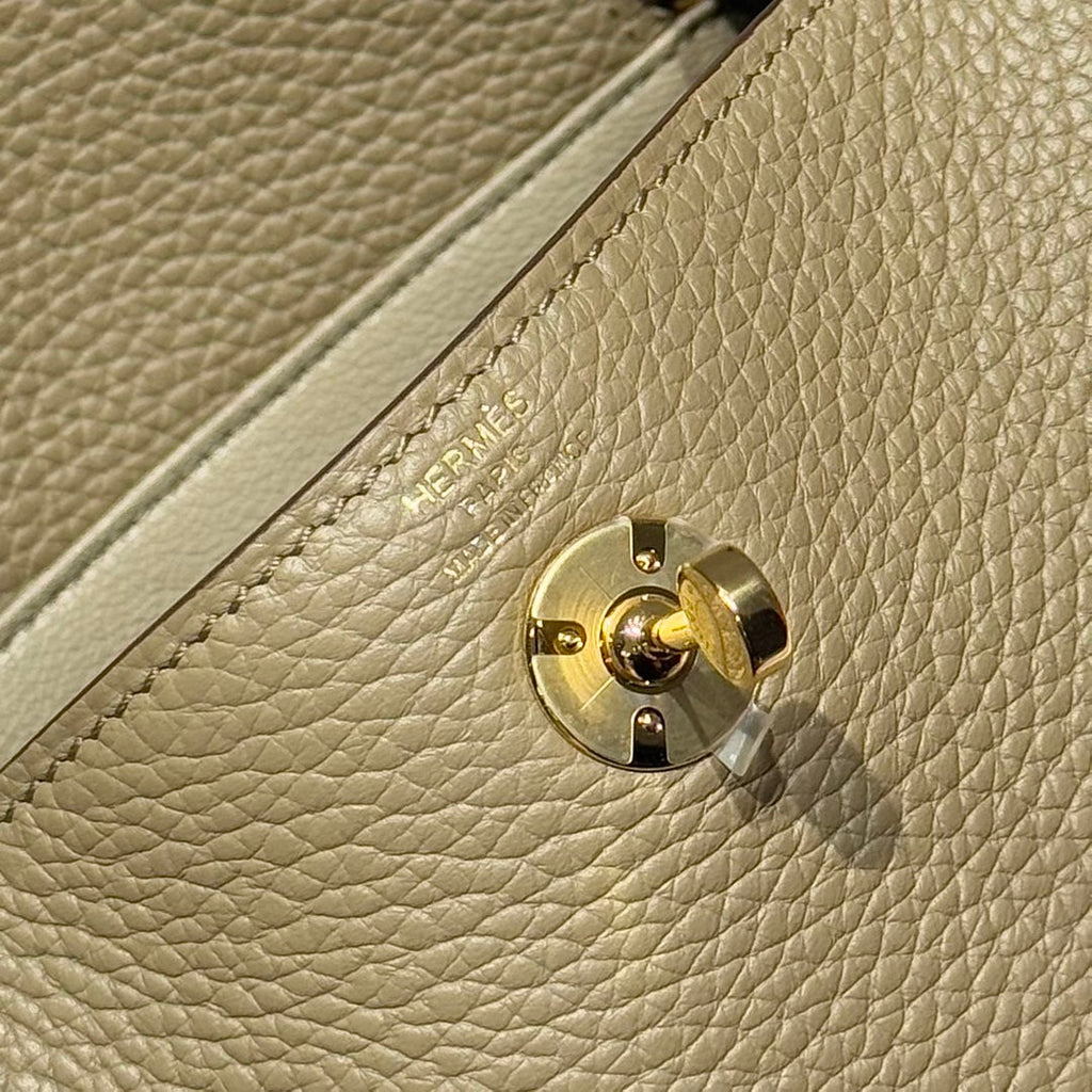 HERMES 25S MINI LINDY 19 IN BEIGE MARFA CALFSKIN GOLD HARDWARE