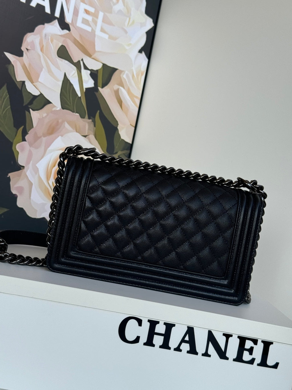 CHANEL BOY 25S 25 CM IN BLACK LAMBSKIN