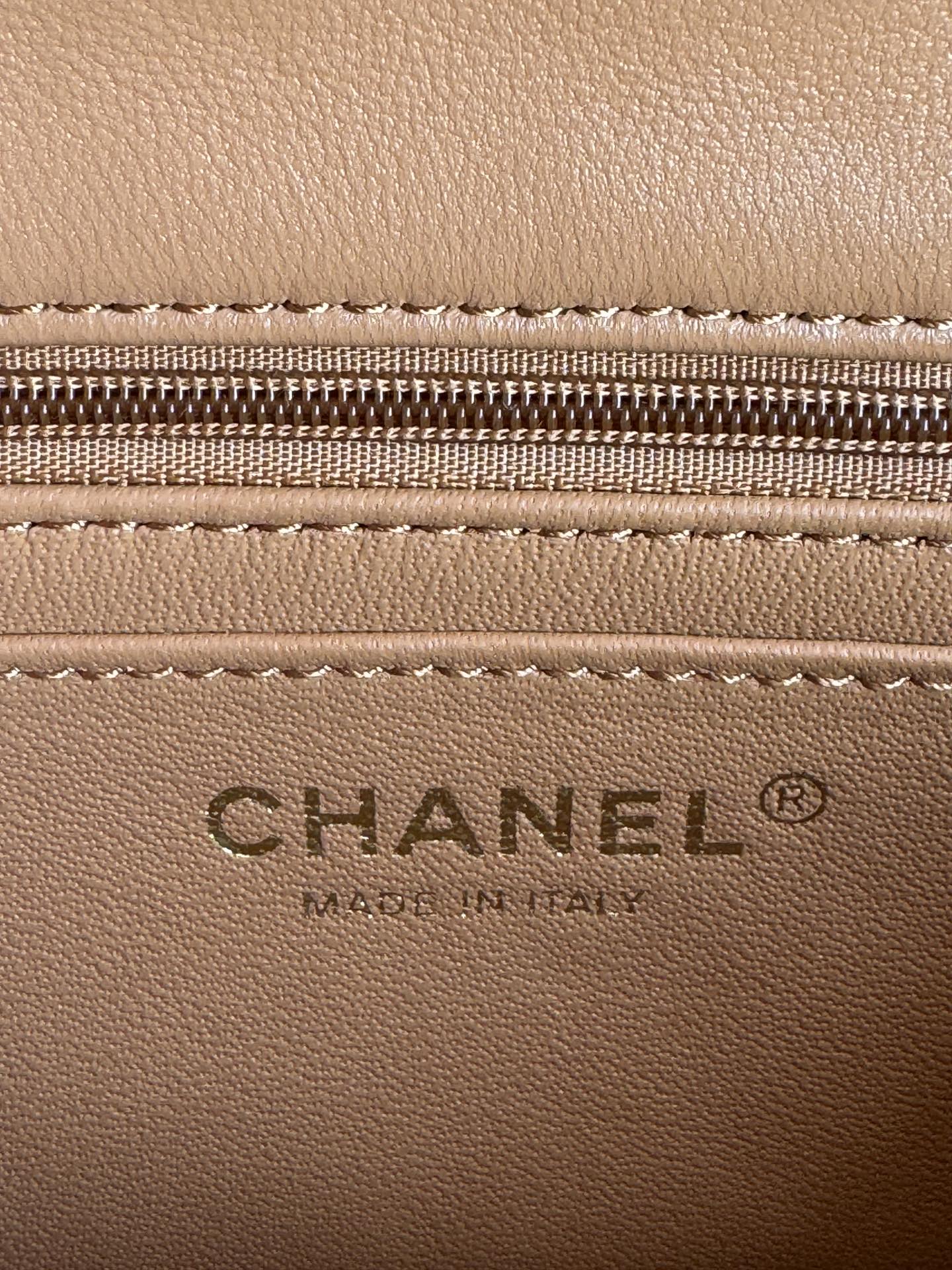 FLAP BAG 20 IN BRONZE BROWN LAMBSKIN WITH HANDLE- NEW