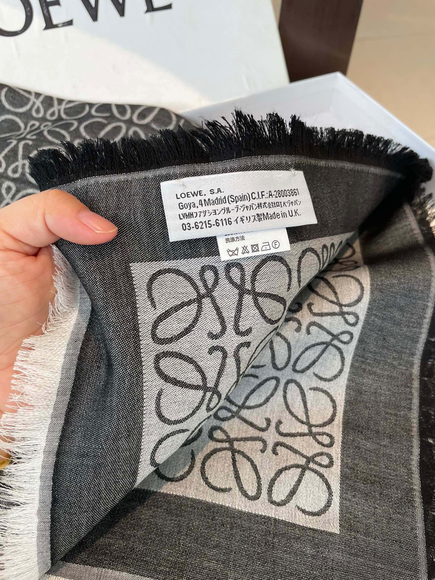 LOEWE 25S SCARF 140 IN WOOL SILK 577901