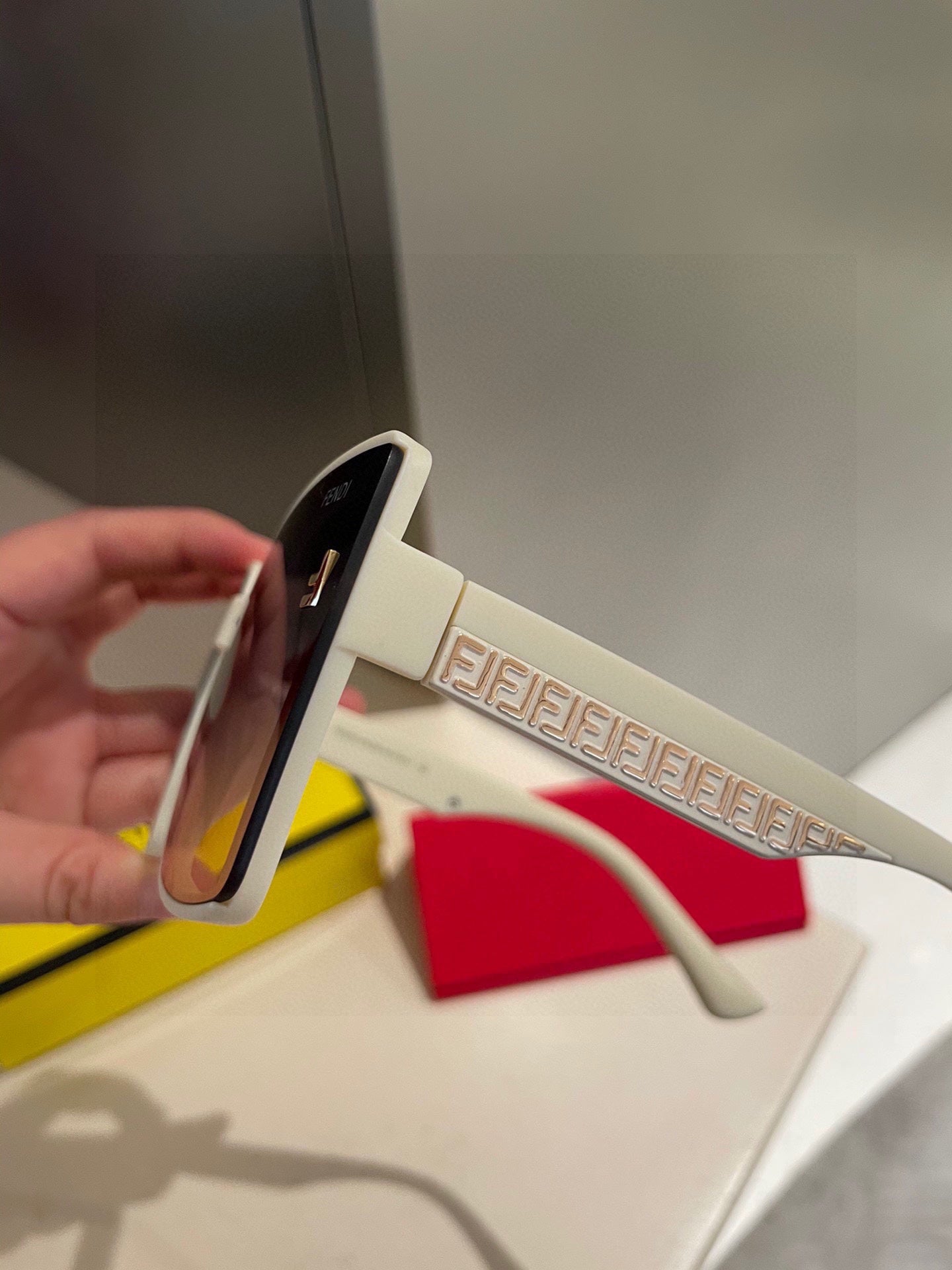 FIRST CRYSTAL SQUARE FRAME SUNGLASSES 2209 IN ACETATE