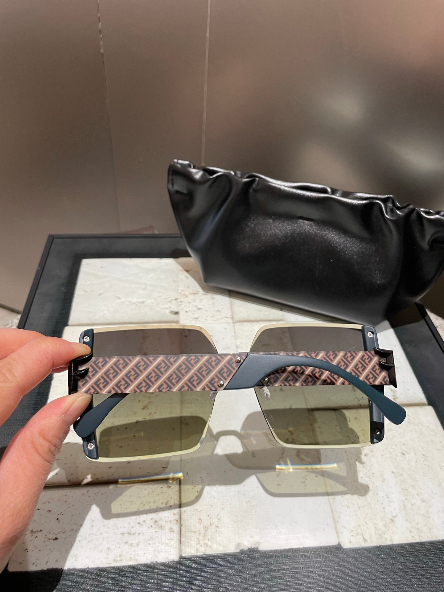 OVERSIZED FF DIAMONDS SQUARE FRAME SUNGLASSES 518548 IN ACETATE