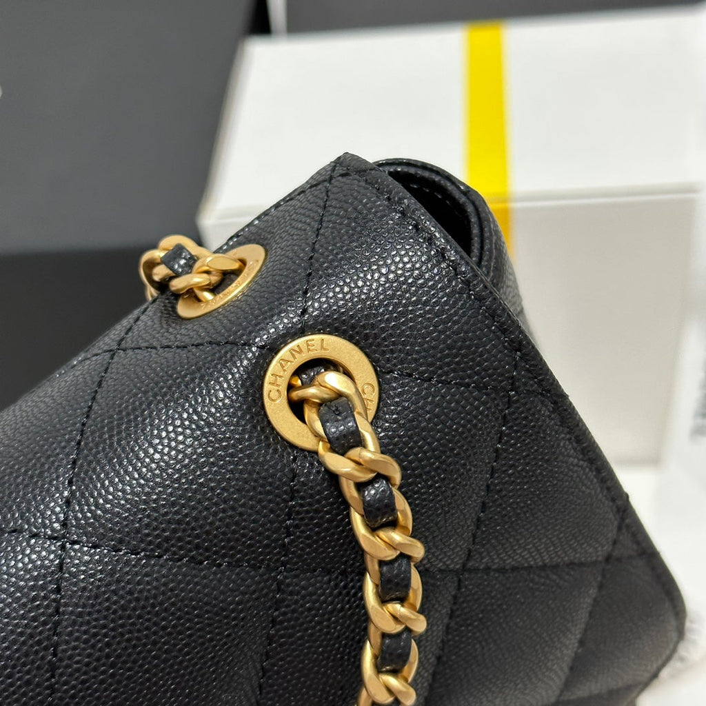 CC BACKPACK 22 IN BLACK GRAINED CALFSKIN