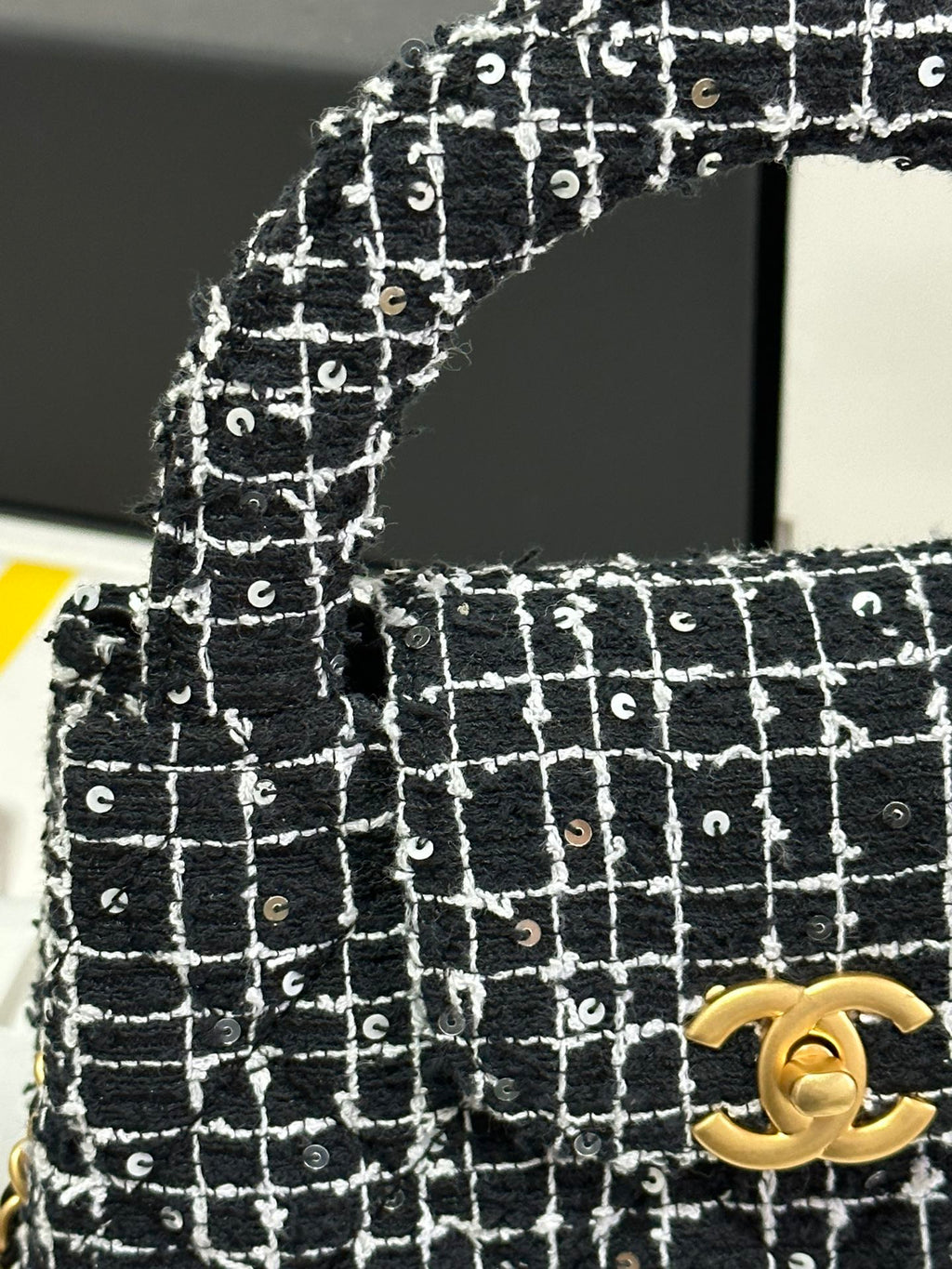 KELLY SHOPPING BAG 19 IN BLACK MIX WHITE TWEED GOLD HARDWARE
