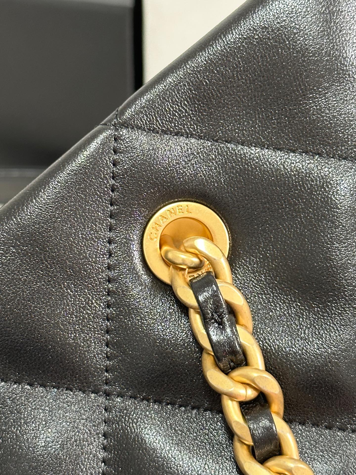 MAXI SHOPPING BAG 36 IN BLACK LAMBSKIN GOLD METALLIC