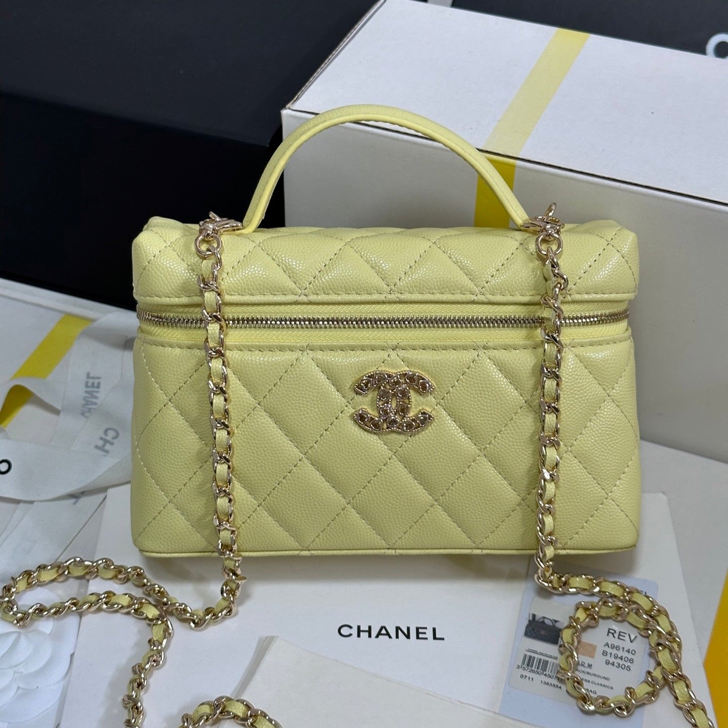 STRASS VANITY QUILTED CASE 19 IN YELLOW CALFSKIN WITH GOLD METALLIC