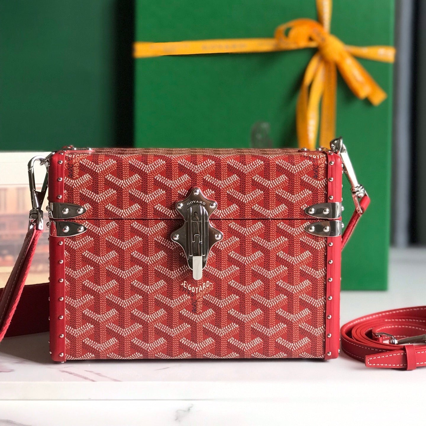 CASSETTE TRUNK BAG 21 IN BURGUNDY RED GOYARDINE CANVAS & CLAMECY COWHIDE