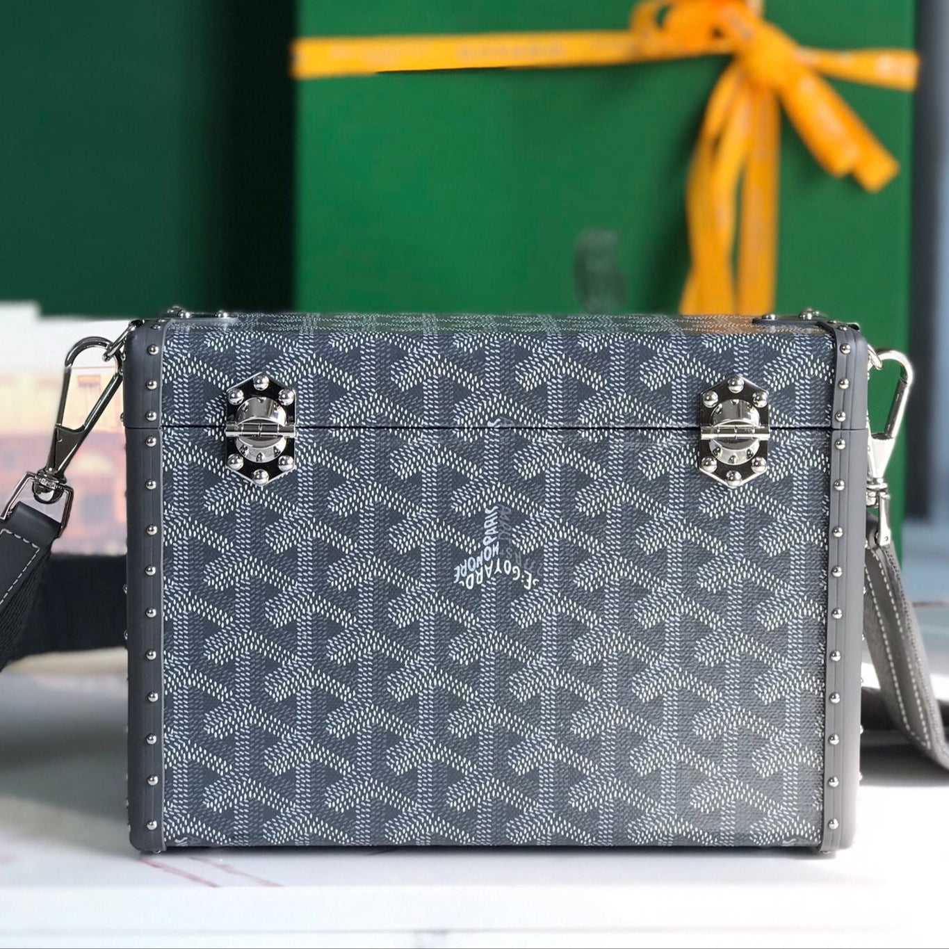 CASSETTE TRUNK BAG 21 IN GREY GOYARDINE CANVAS & CLAMECY COWHIDE