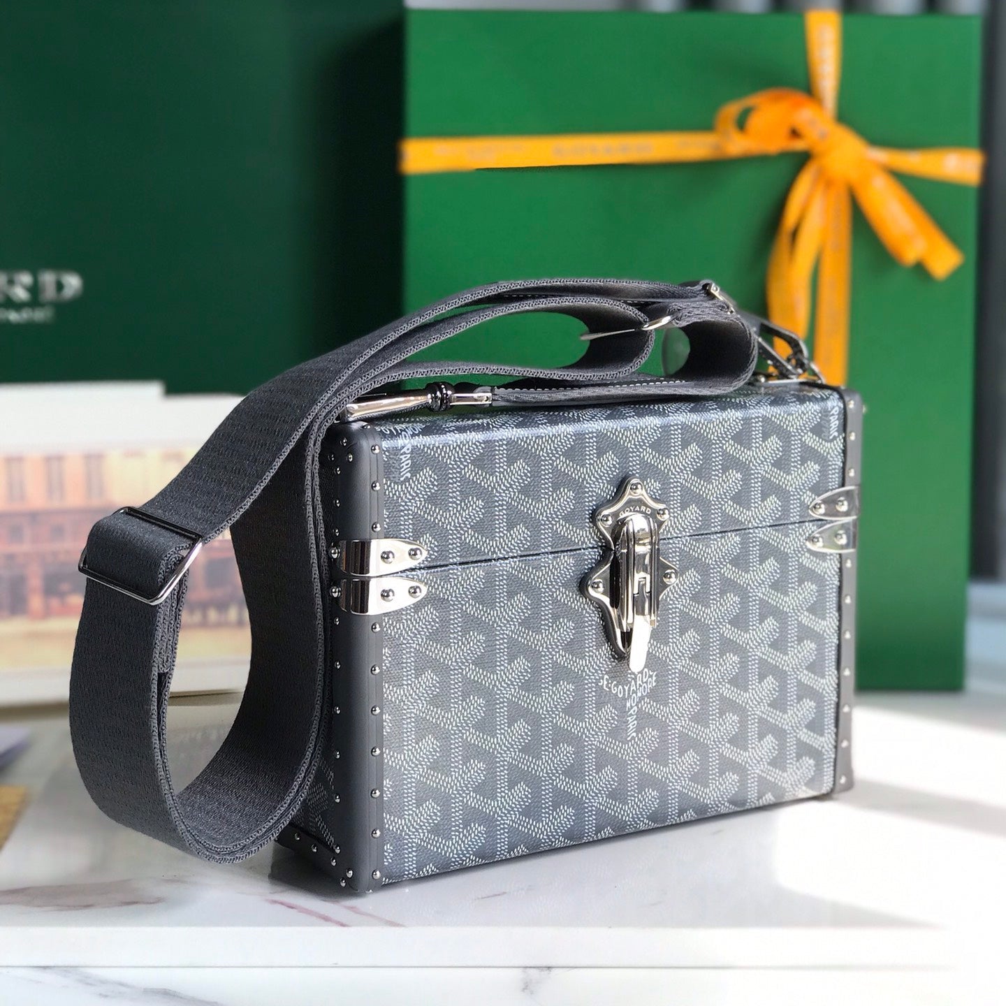 CASSETTE TRUNK BAG 21 IN GREY GOYARDINE CANVAS & CLAMECY COWHIDE