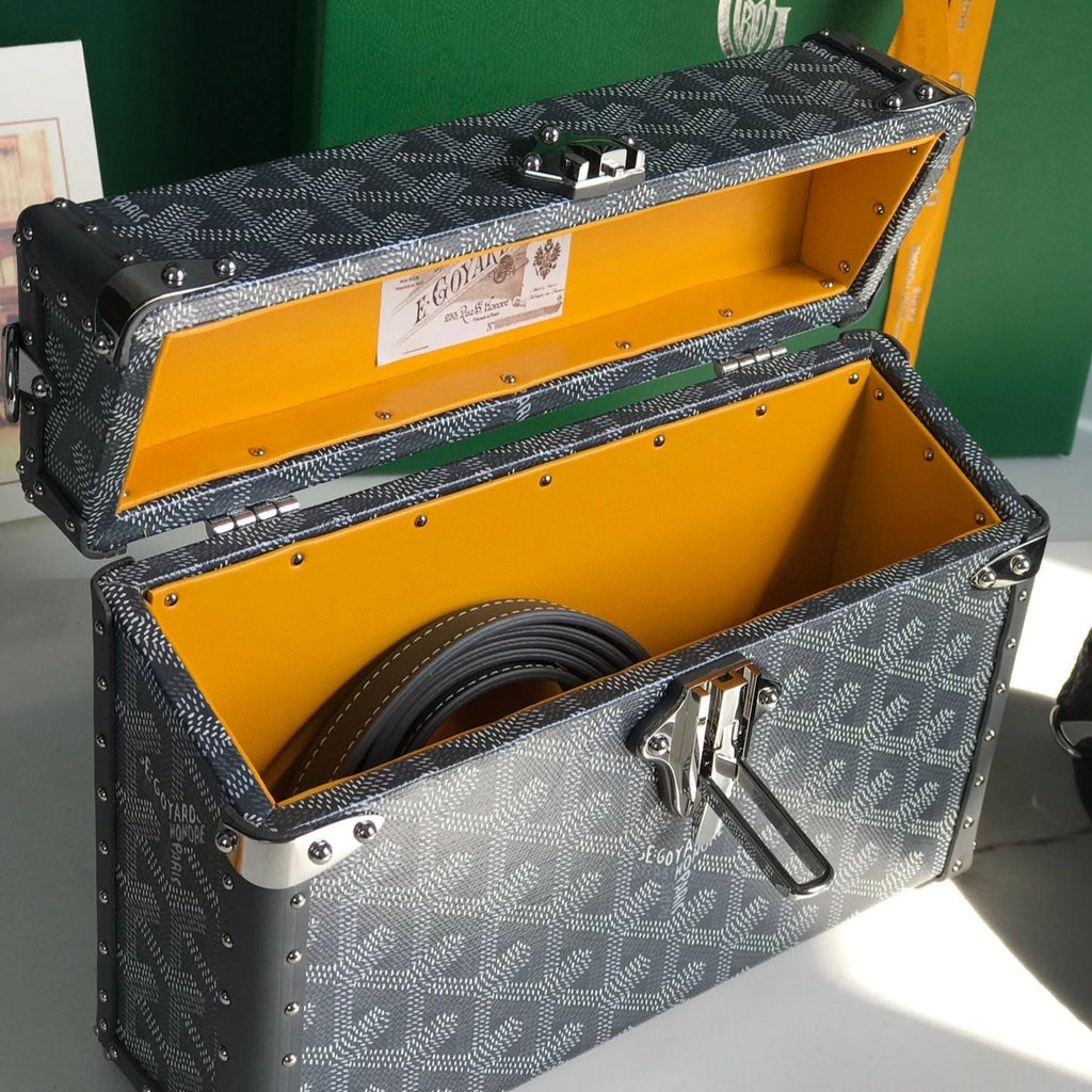 CASSETTE TRUNK BAG 21 IN GREY GOYARDINE CANVAS & CLAMECY COWHIDE