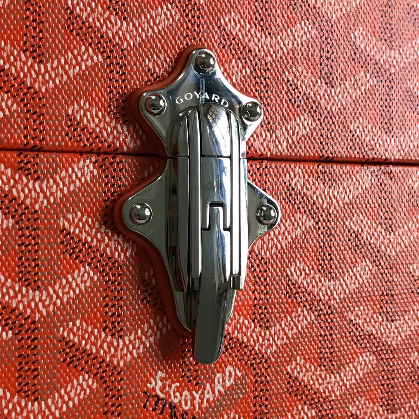 CASSETTE TRUNK BAG 21 IN RED GOYARDINE CANVAS & CLAMECY COWHIDE