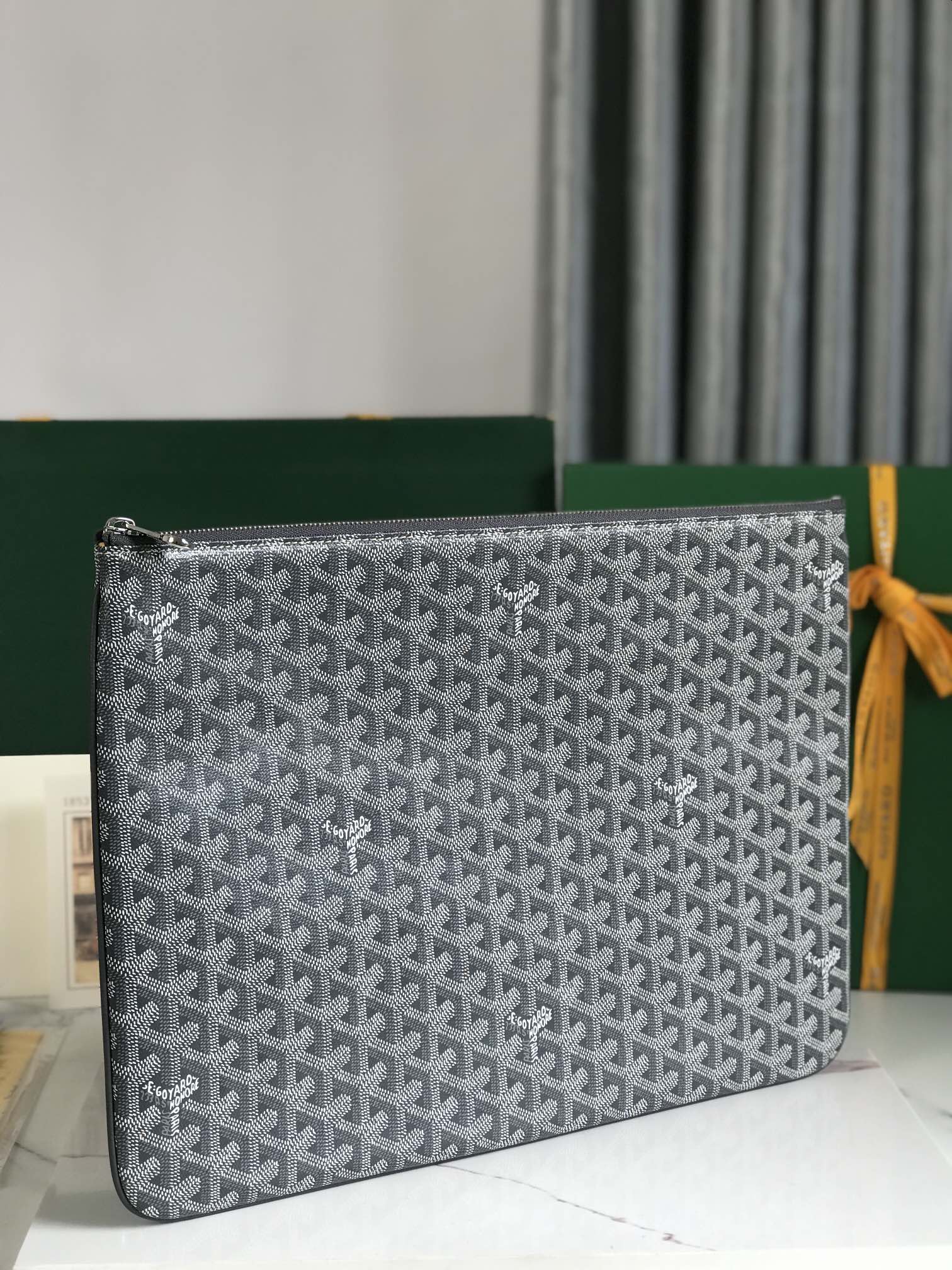 SÉNAT MGM POUCH 40 IN GREY GOYARDINE CANVAS