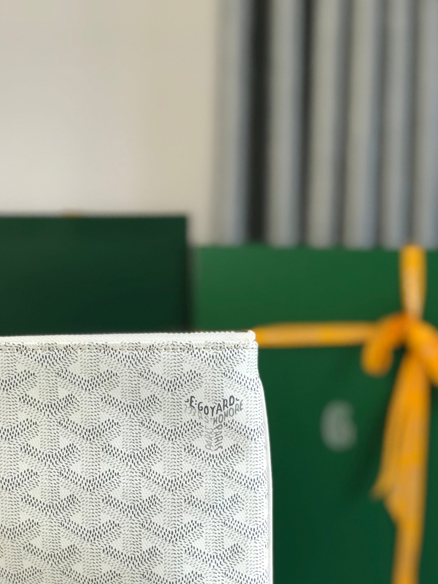 SÉNAT MGM POUCH 40 IN WHITE GOYARDINE CANVAS