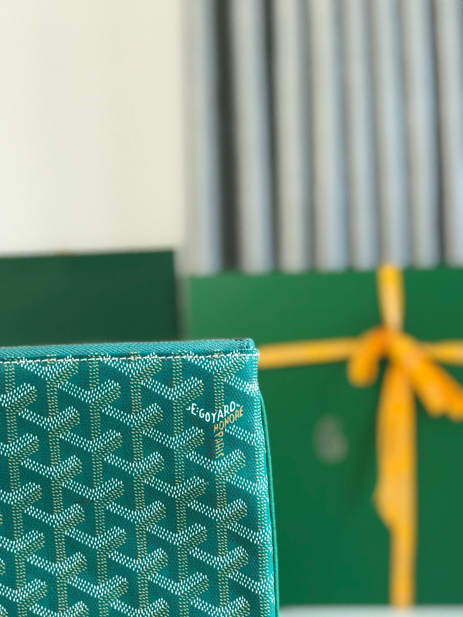 SÉNAT MGM POUCH 40 IN GREEN GOYARDINE CANVAS