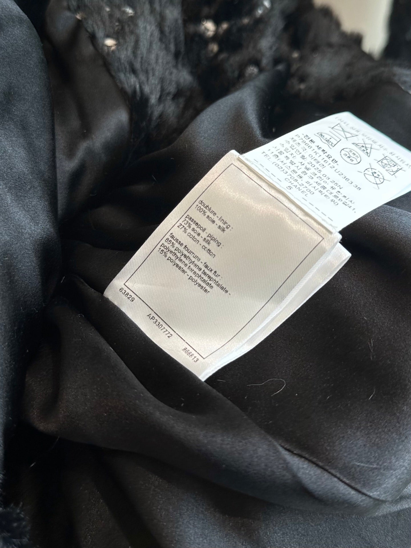 CHANEL 25S VELVET SEQUIN-EMBELLISHED JACKET 464