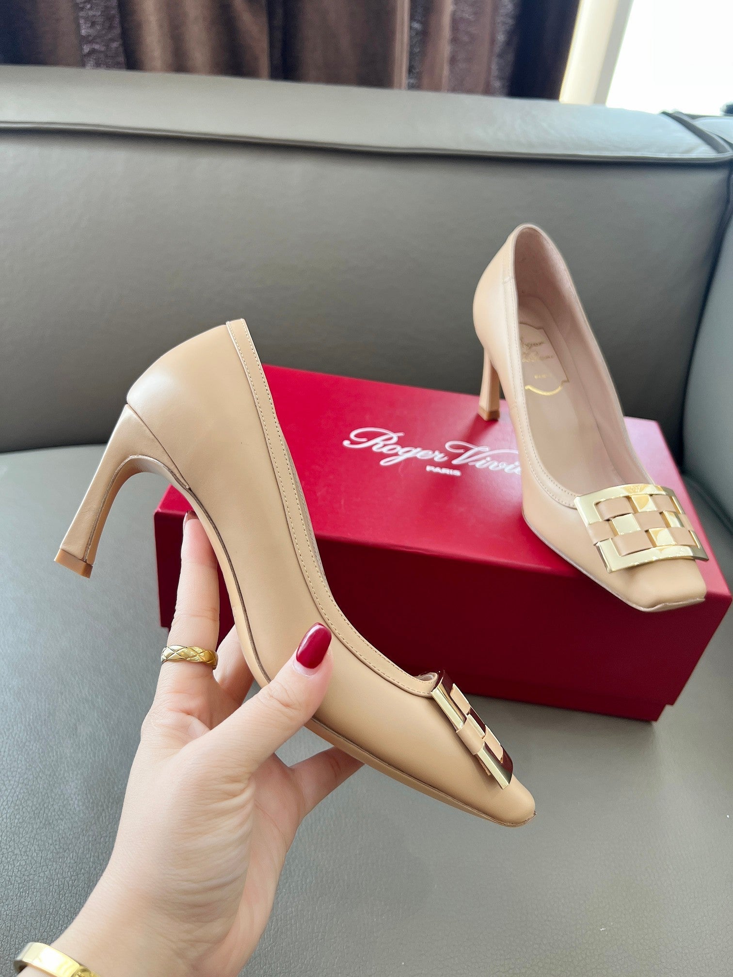 TROMPETTE BALLERINAS PUMPS IN NUDE SHINY CALFSKIN GOLD BUCKLE