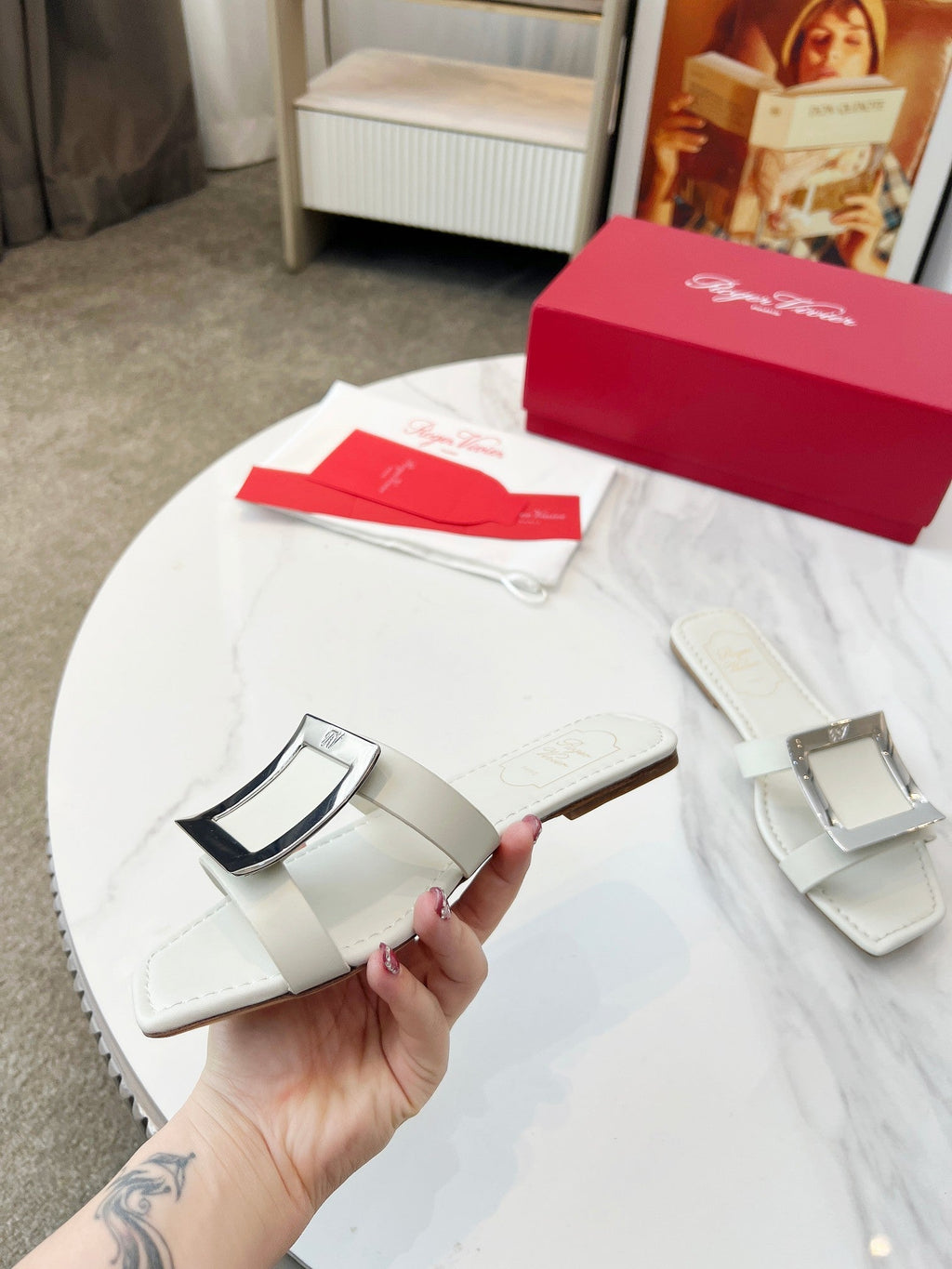 VIV' BY THE SEA MULES IN WHITE CALFSKIN SILVER BUCKLE