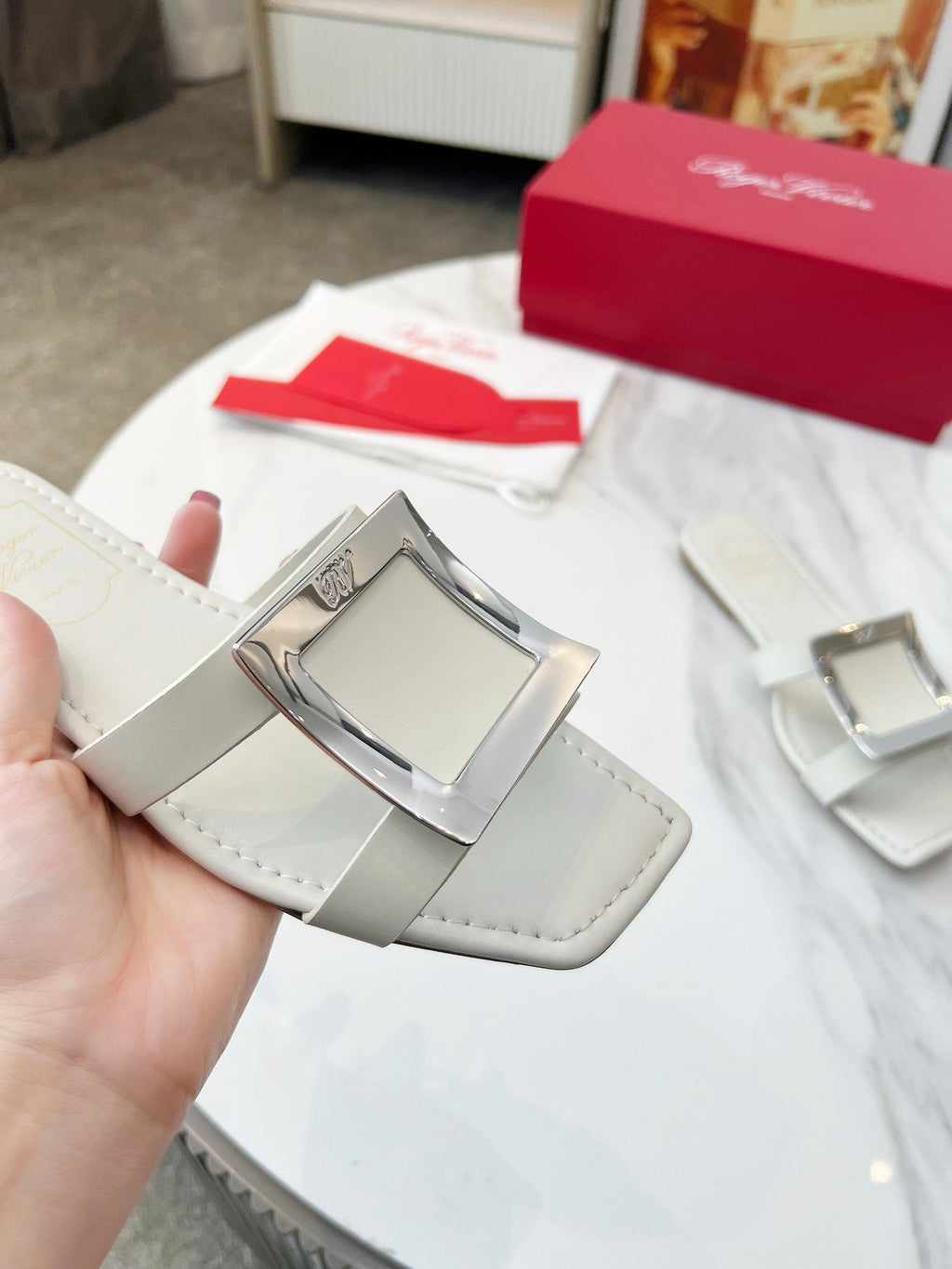 VIV' BY THE SEA MULES IN WHITE CALFSKIN SILVER BUCKLE