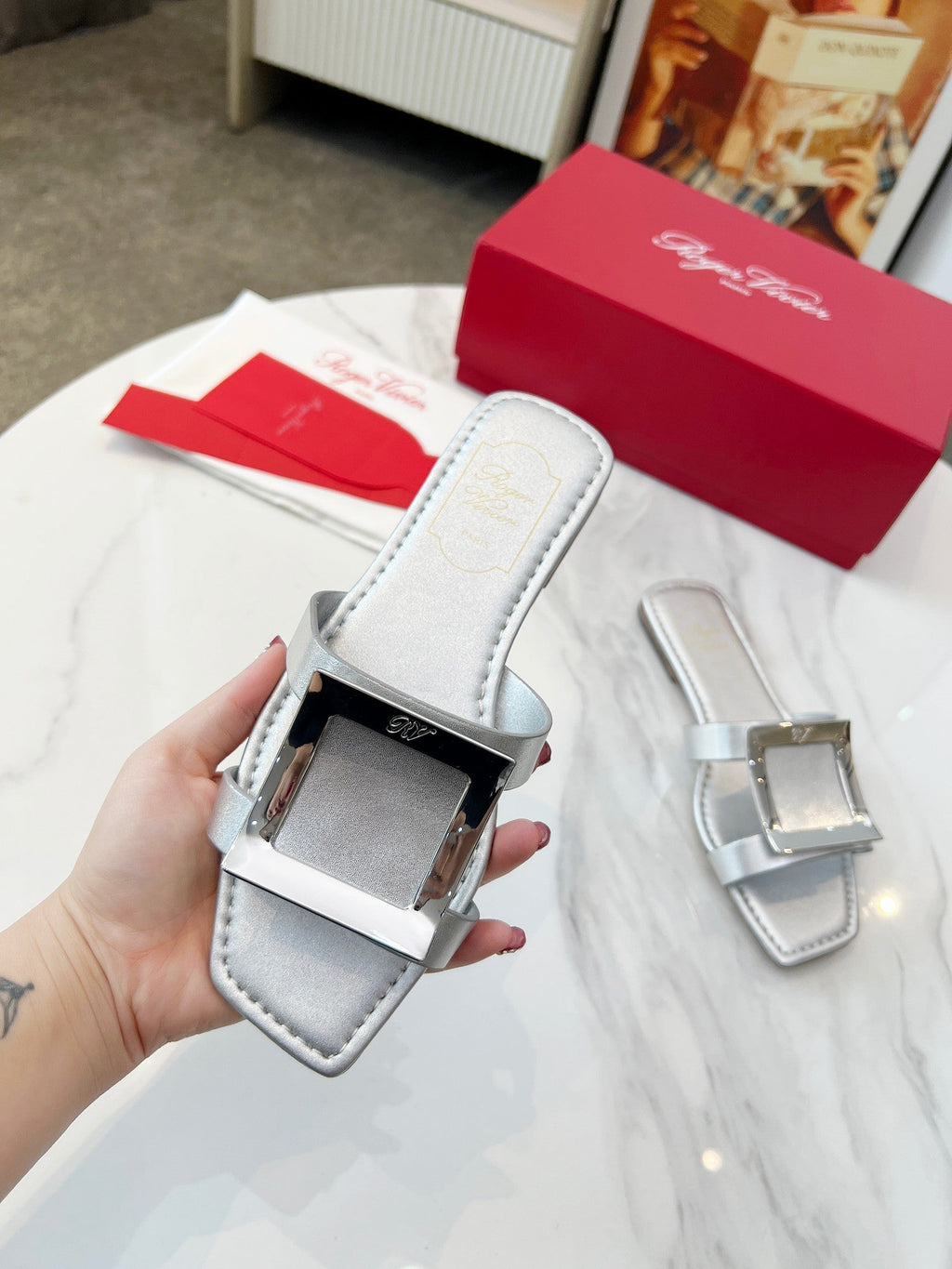 VIV' BY THE SEA MULES IN SILVER CALFSKIN SILVER BUCKLE