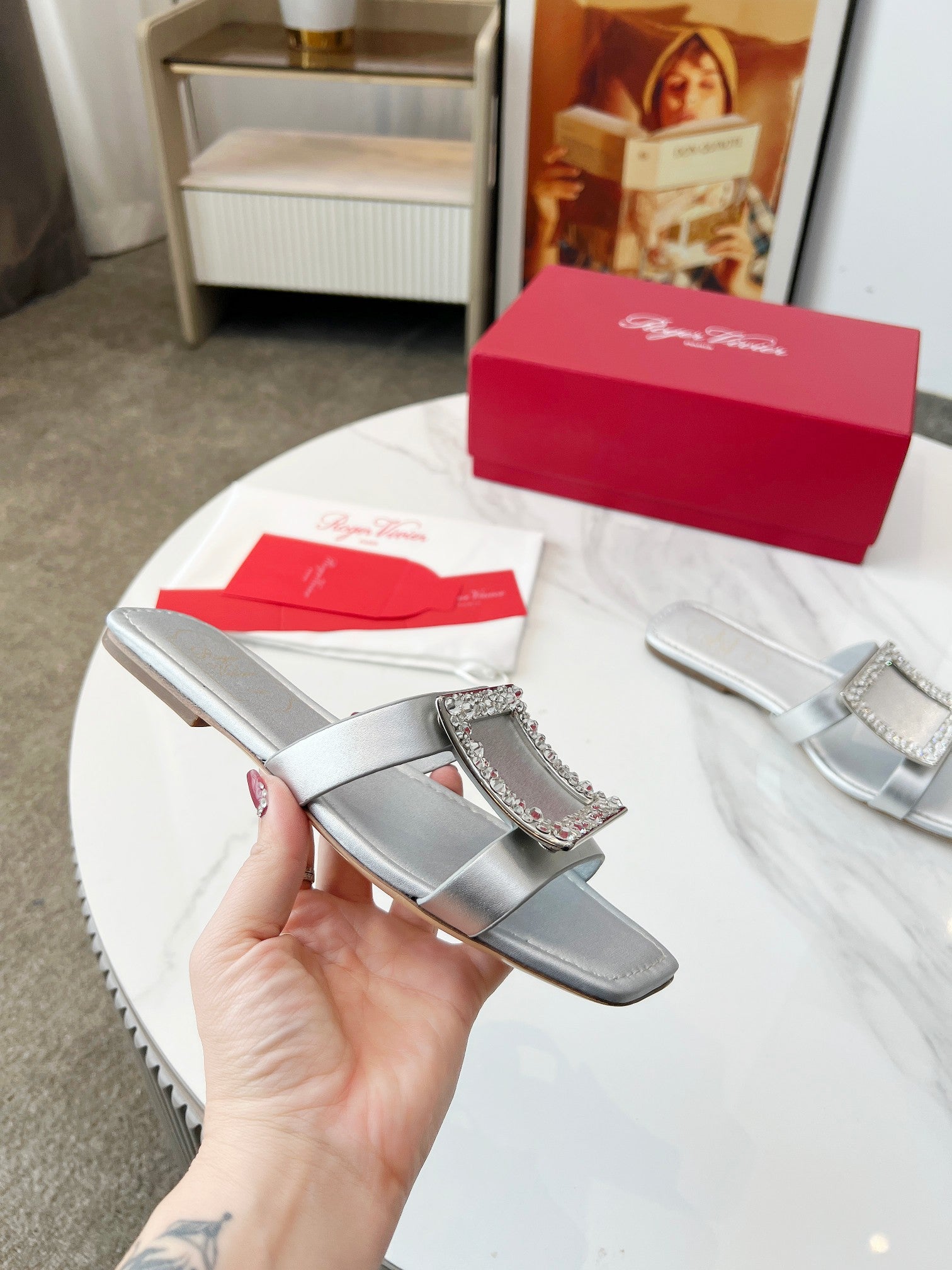 VIV' BY THE SEA MULES IN SILVER CALFSKIN CRYSTAL BUCKLE