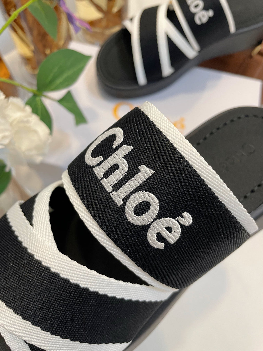 WOODY WEDGE SANDALS IN BLACK MIX WHITE CANVAS WITH RUBBER SOLE