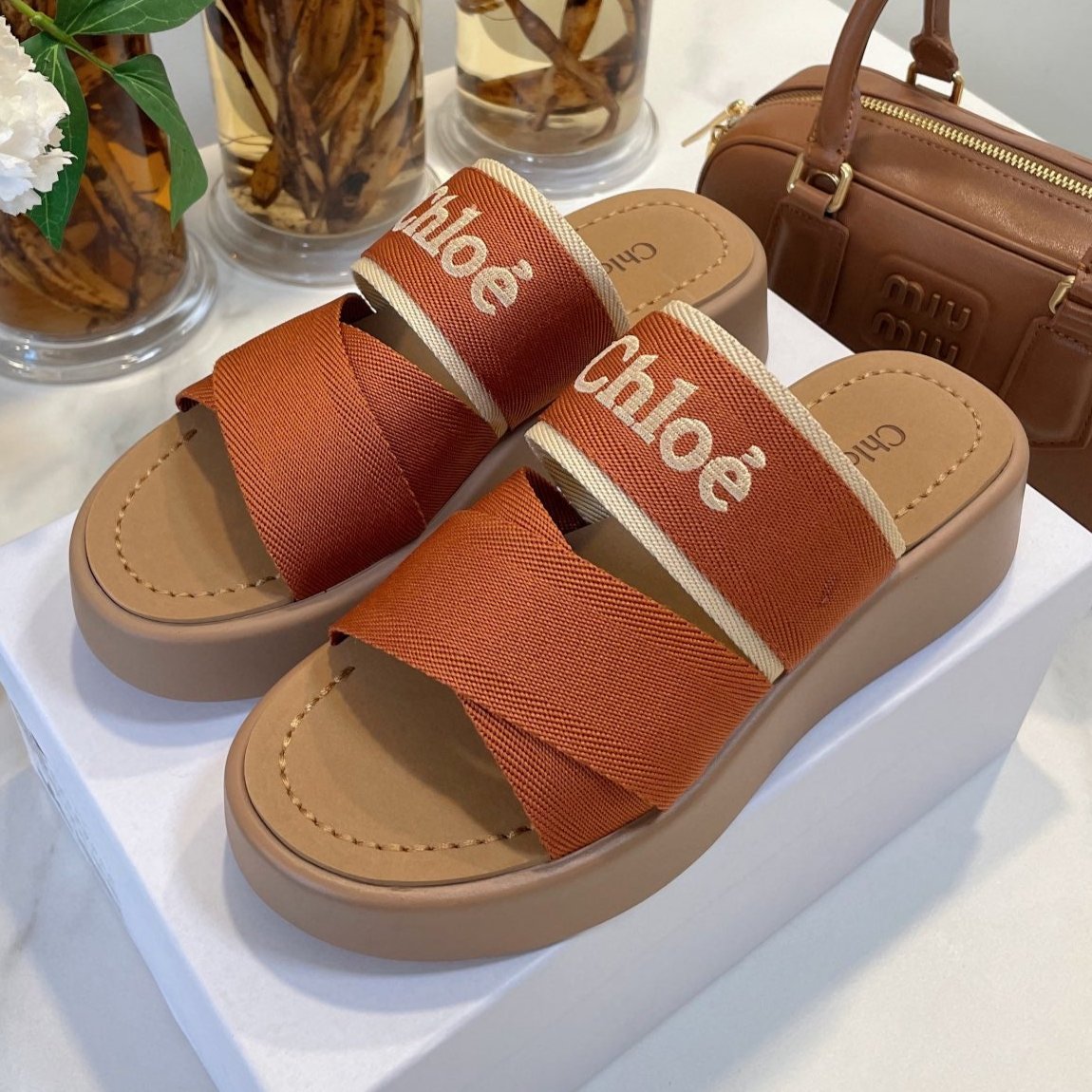 CHLOÉ WOODY WEDGE SANDALS IN BRONZE BROWN CANVAS WITH CIDER BROWN RUBBER SOLE