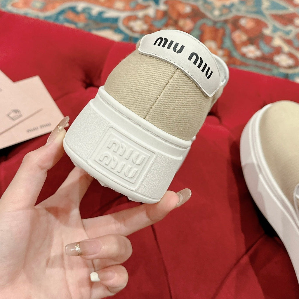 Slip-on Shoes High Sole Cream Color Canvas