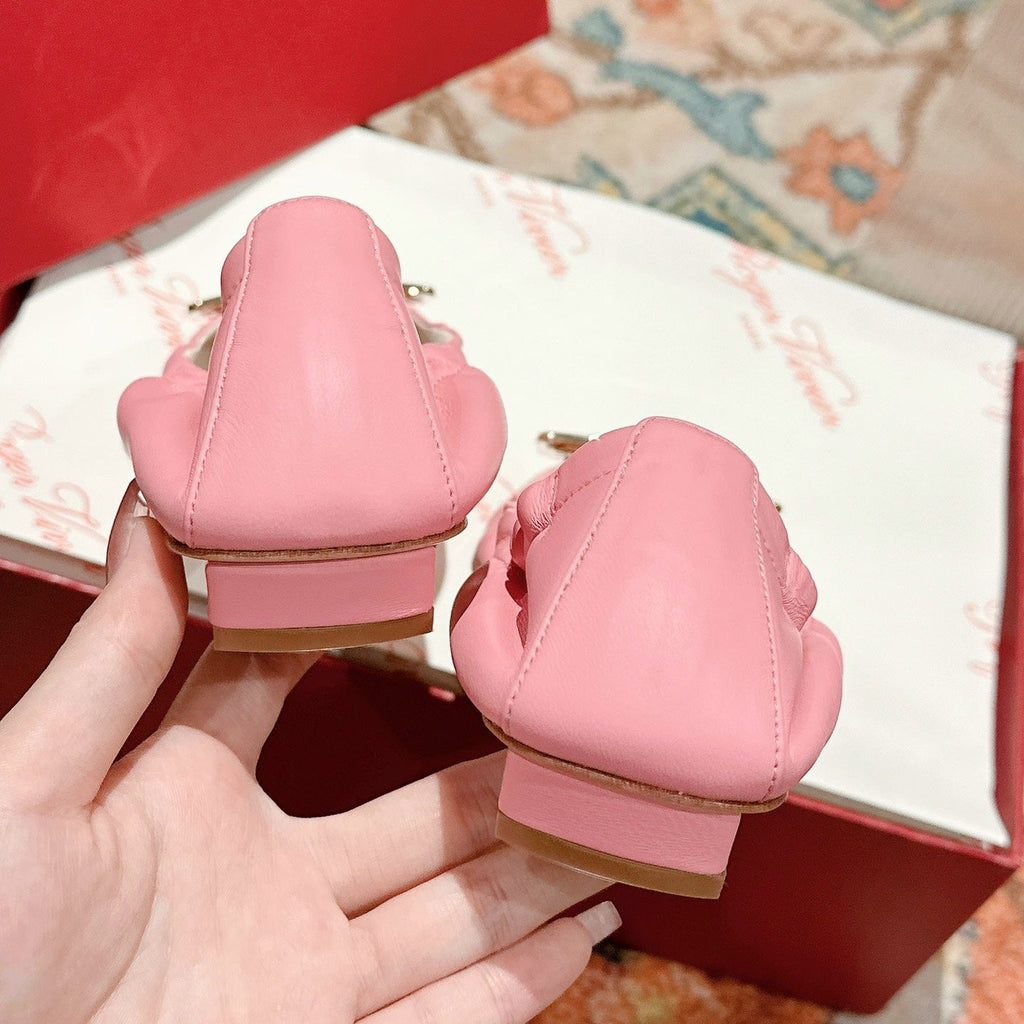 BELLE VIVIER BALLERINAS IN PINK SHINY LAMBSKIN GOLD PATENT SQUARE BUCKLE