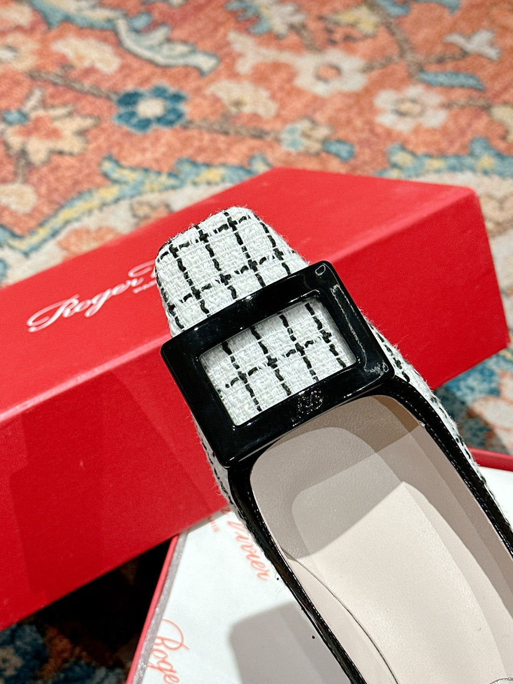 TROMPETTE BALLERINAS IN WHITE TWEED WITH BLACK STRIPES