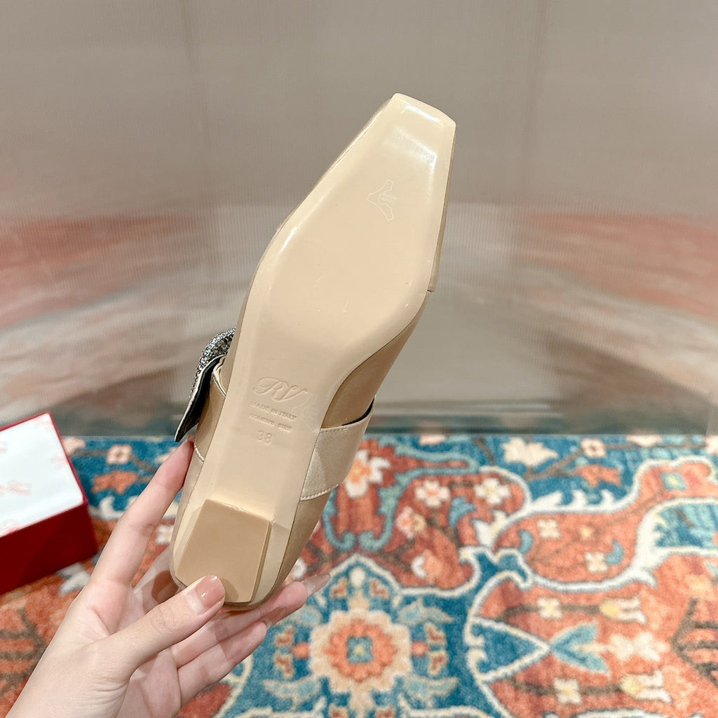 MARY JANES IN GOLD SATIN WITH CRYSTAL SQUARE BUCKLE