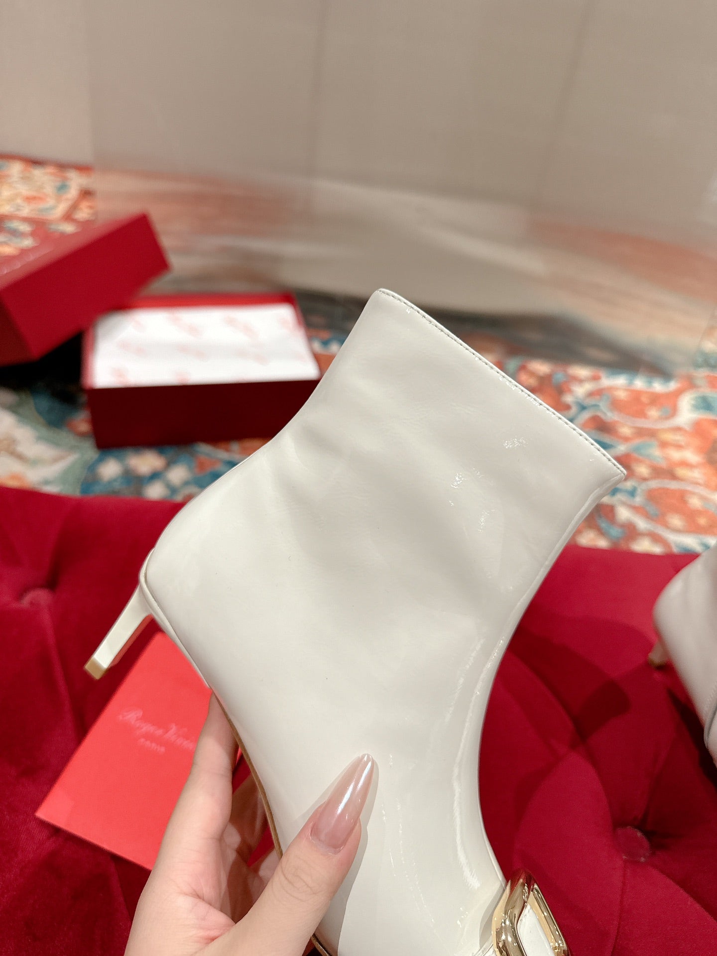 VIV CANARD ANKLE BOOTS IN WHITE GLOSSY CALFSKIN