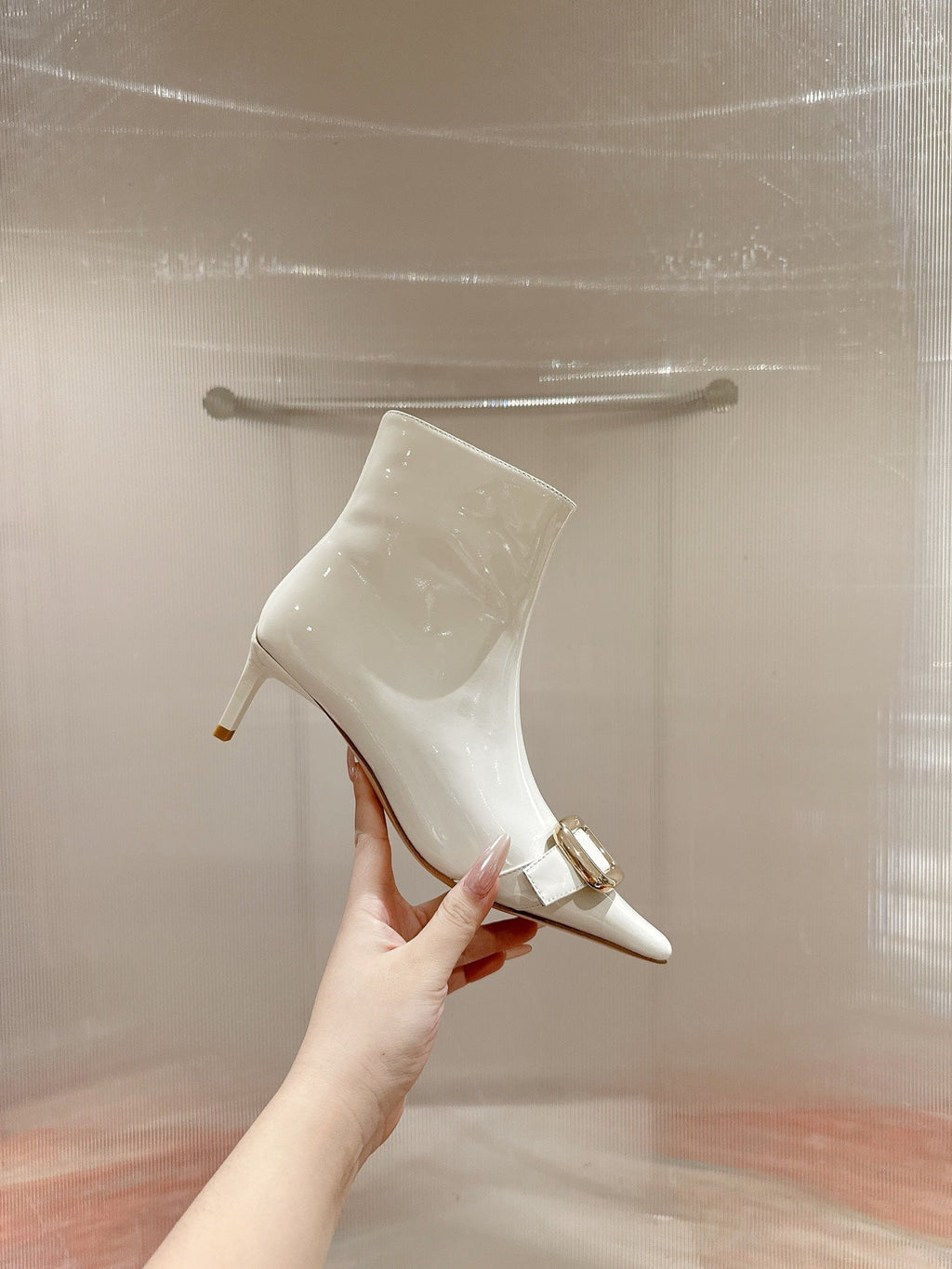 VIV CANARD ANKLE BOOTS IN WHITE GLOSSY CALFSKIN