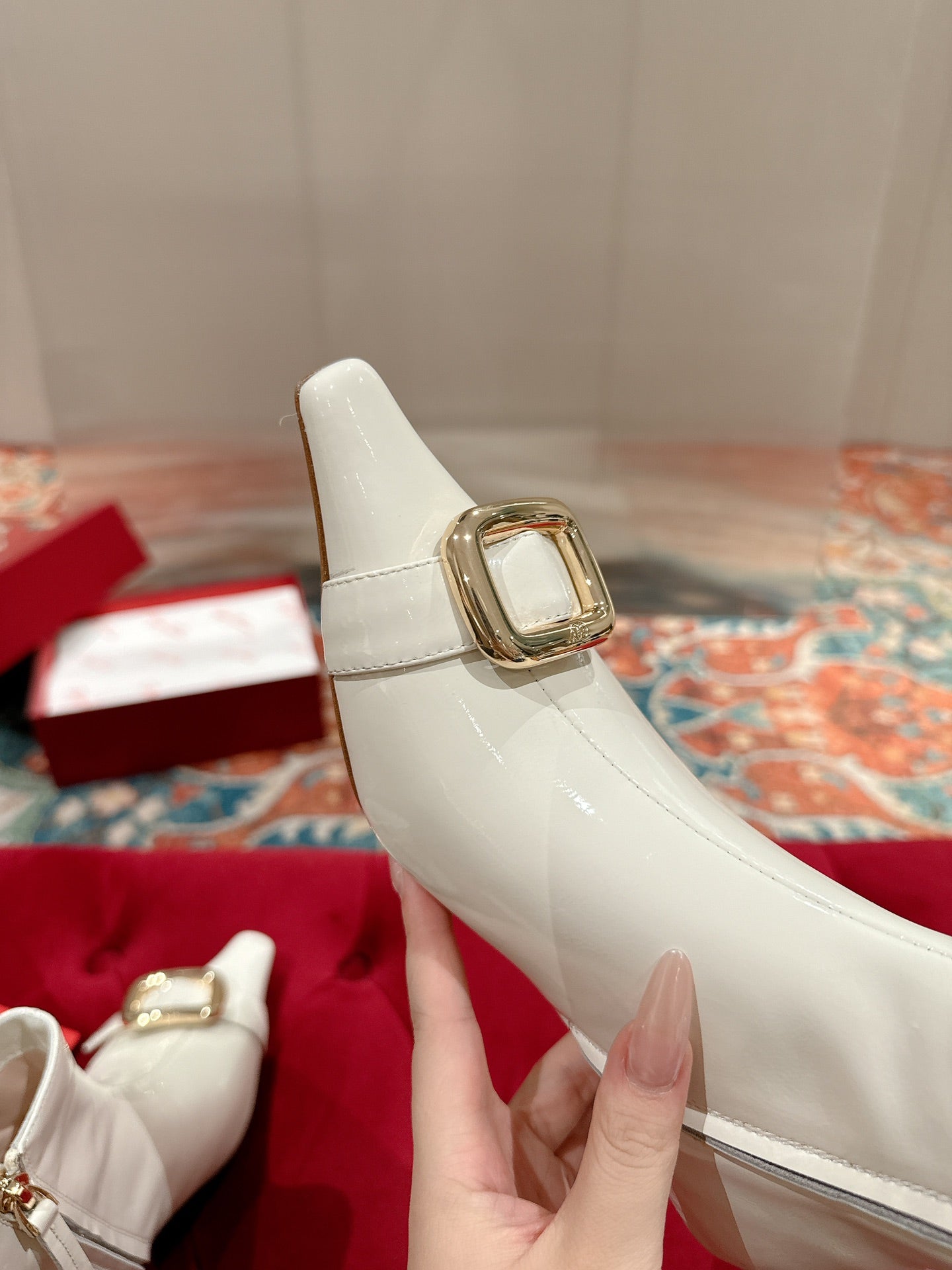 VIV CANARD ANKLE BOOTS IN WHITE GLOSSY CALFSKIN