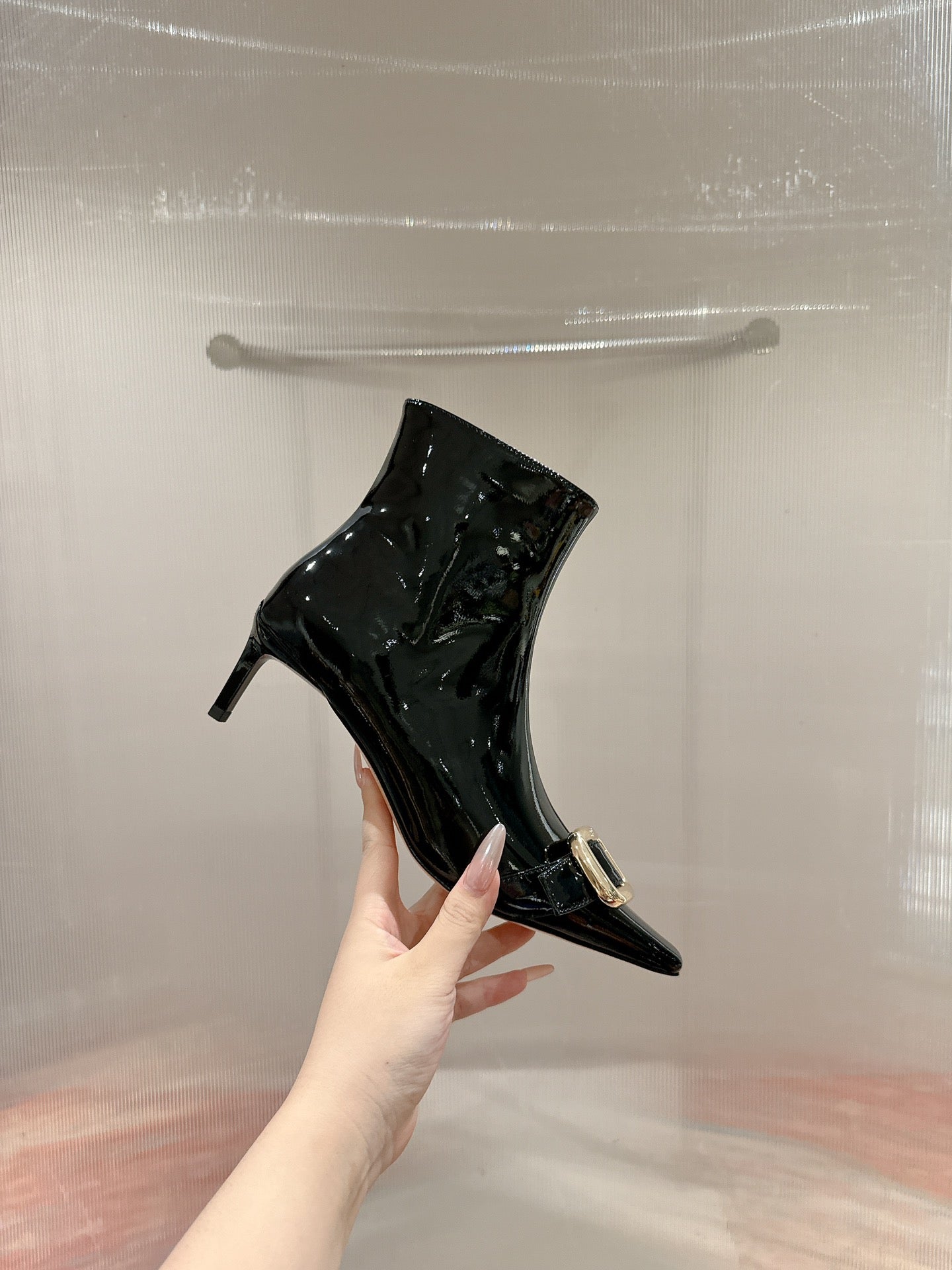 VIV CANARD ANKLE BOOTS IN BLACK PATENT CALFSKIN