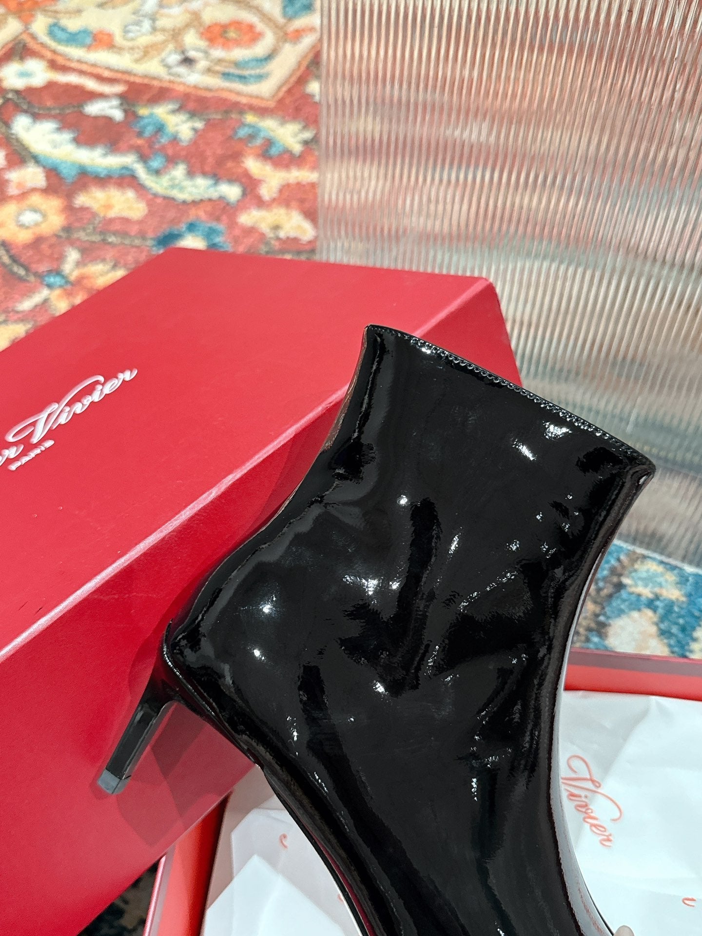 VIV CANARD ANKLE BOOTS IN BLACK PATENT CALFSKIN