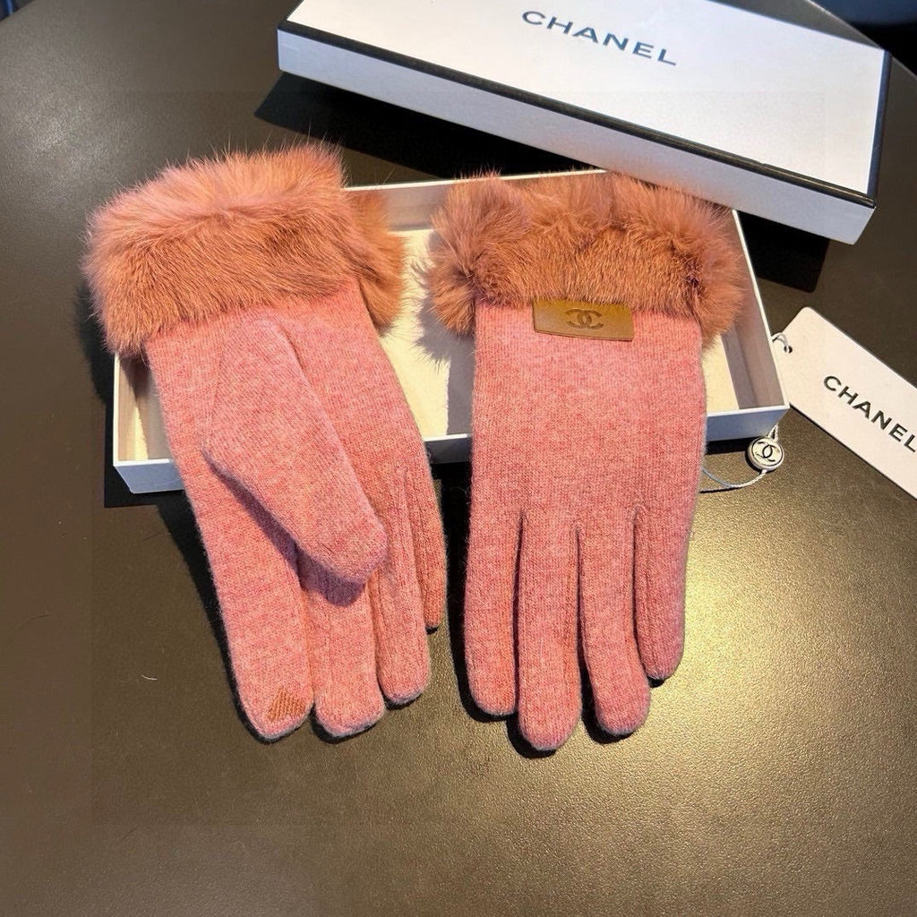 GLOVES IN FLAMINGO PINK WOOL AND RABBIT FUR 420534