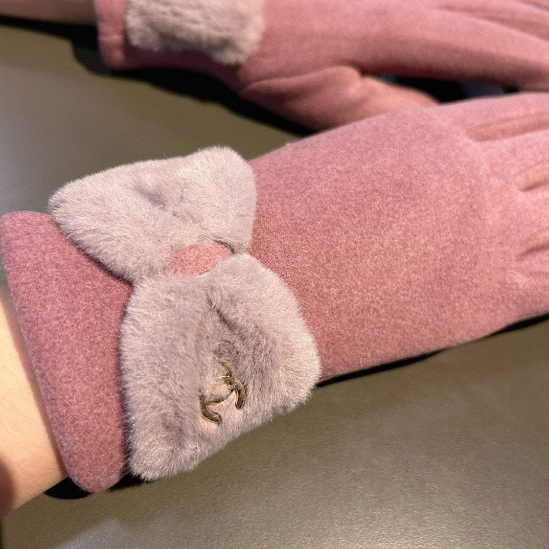 GLOVES IN CREPE PINK WOOL WITH RABBIT FUR 456296