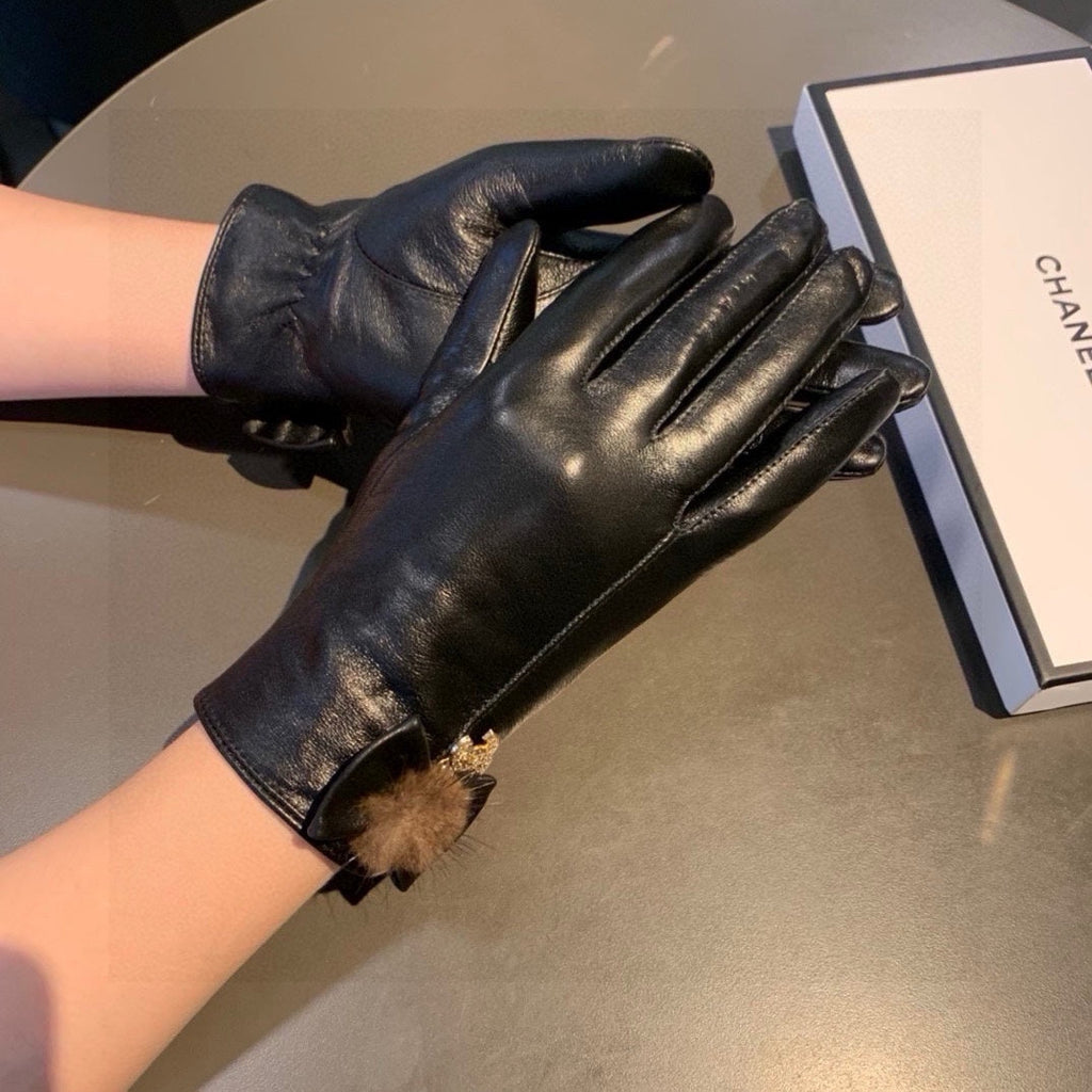 GLOVES IN BLACK LAMBSKIN 456328