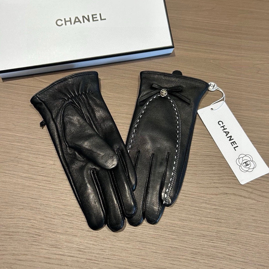 GLOVES IN BLACK LAMBSKIN 456336