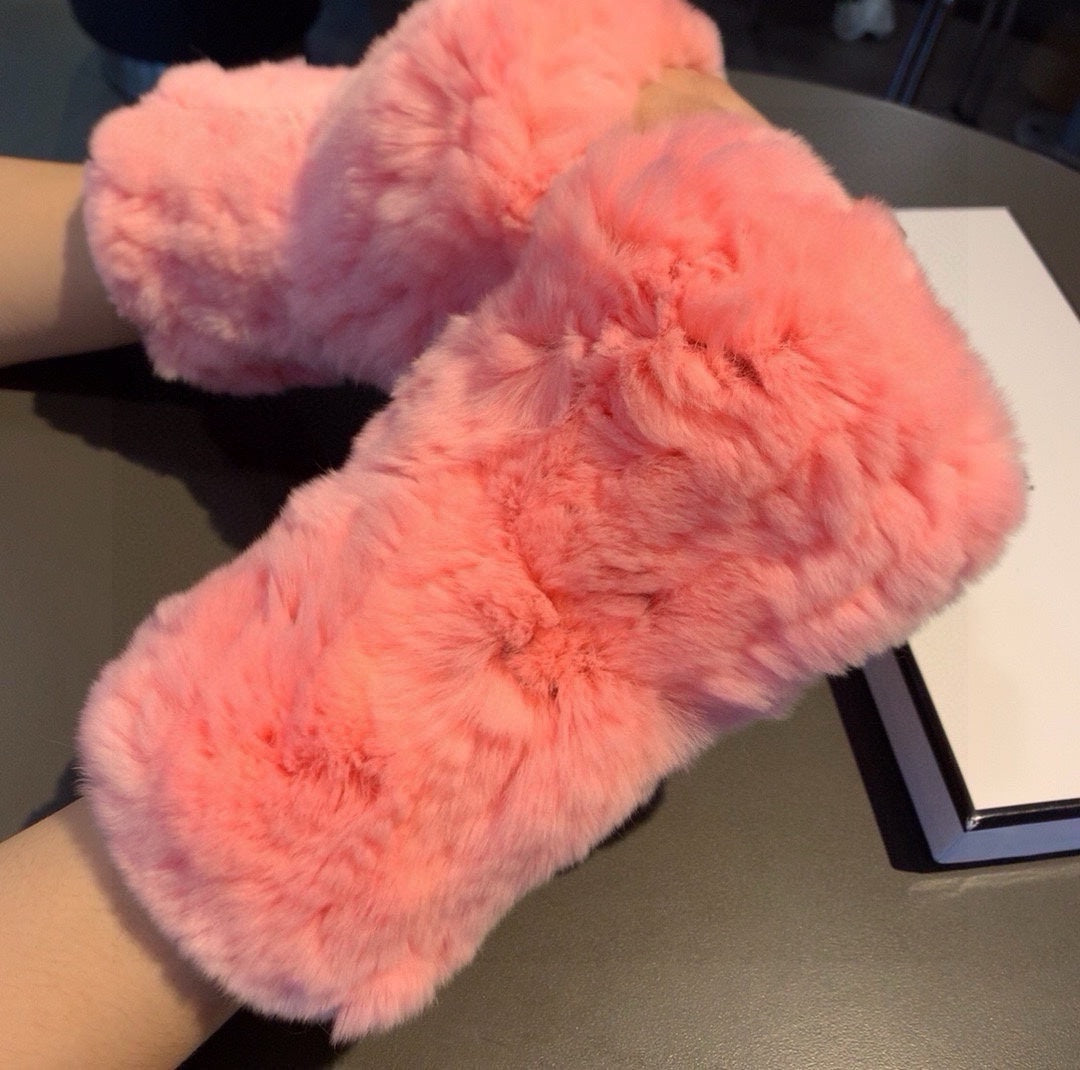 FINGERLESS HALF GLOVES IN ROUGE PINK RABBIT FUR 462276