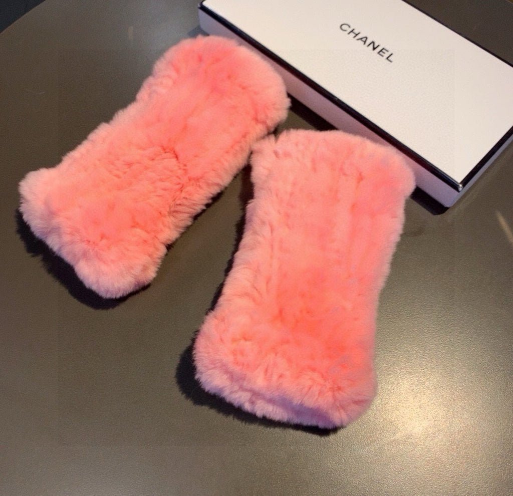 FINGERLESS HALF GLOVES IN ROUGE PINK RABBIT FUR 462276