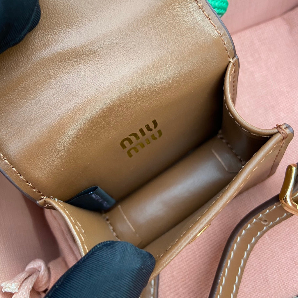 MICRO BAG 7 IN TAWNY BROWN SMOOTH LAMBSKIN GREEN STRAP