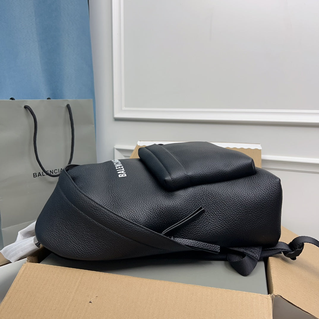 EVERYDAY BACKPACK 39 IN BLACK GRAINED CALFSKIN