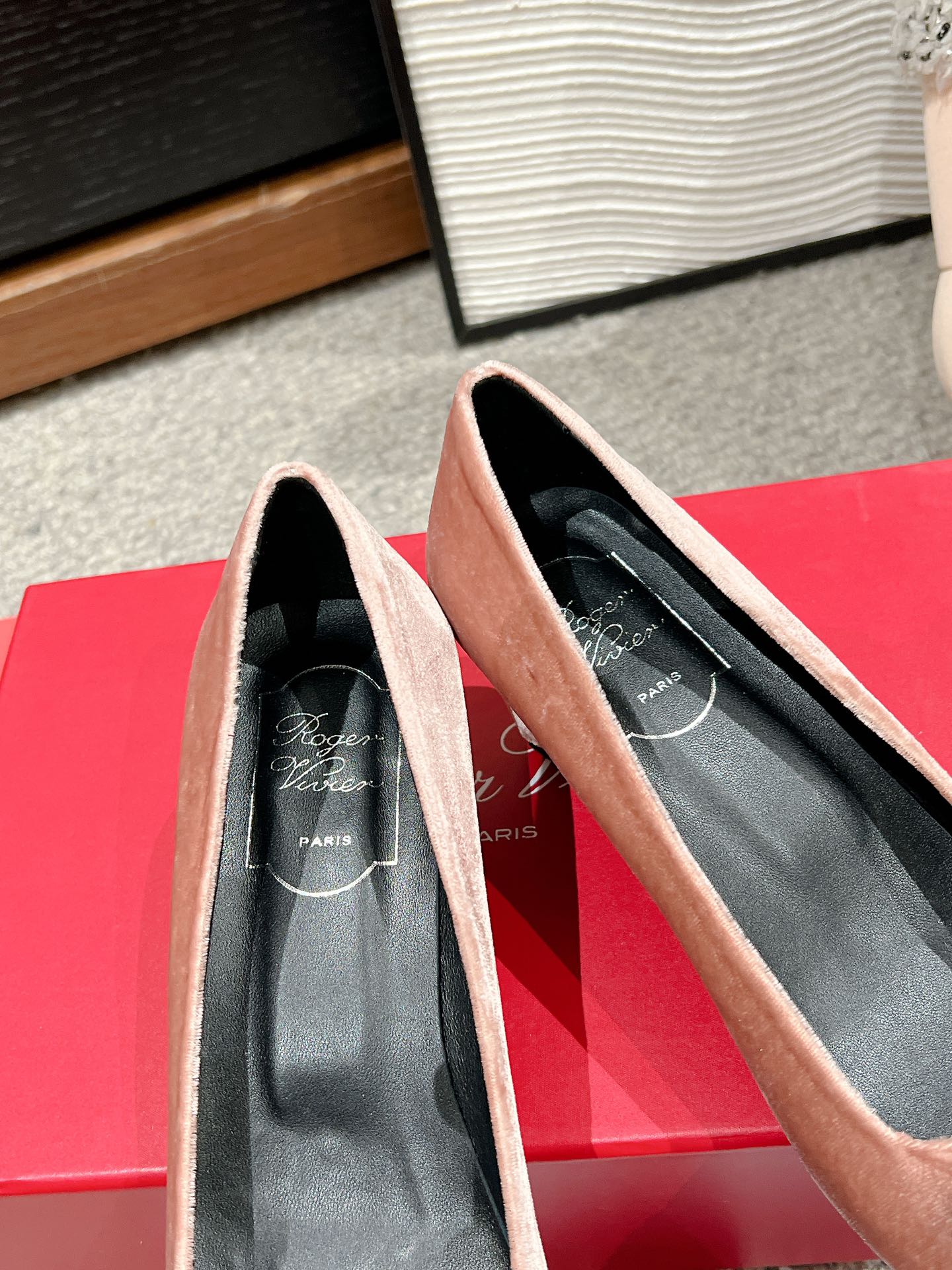 BELLE VIVIER PUMPS IN CANTALOUPE VELVET