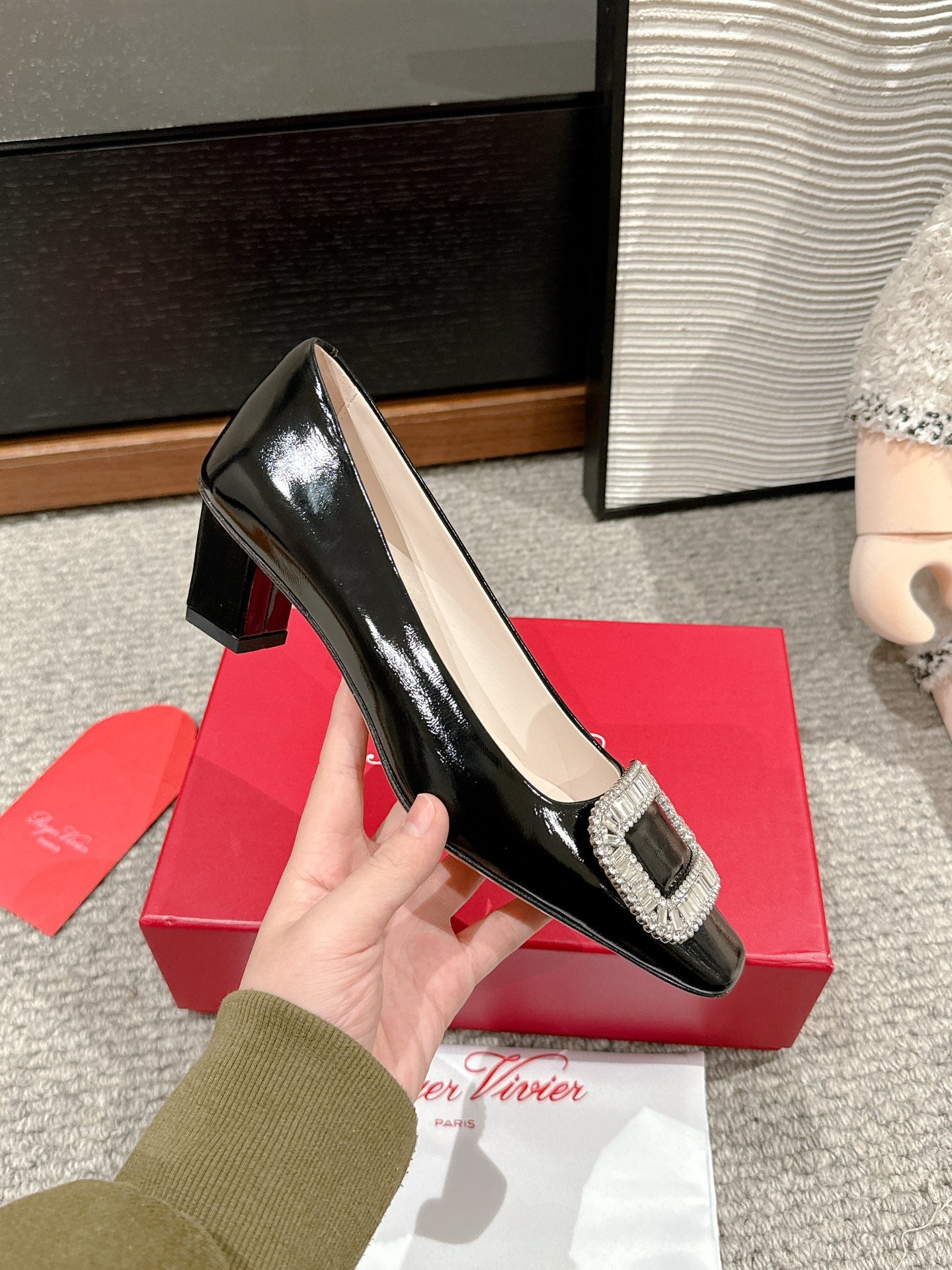 BELLE VIVIER PUMPS IN BLACK PATENT CALFSKIN