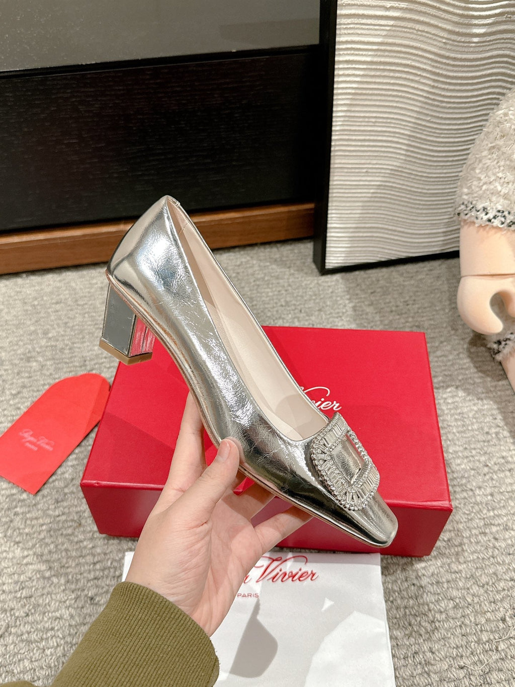 BELLE VIVIER PUMPS IN SILVER METALLIC CALFSKIN
