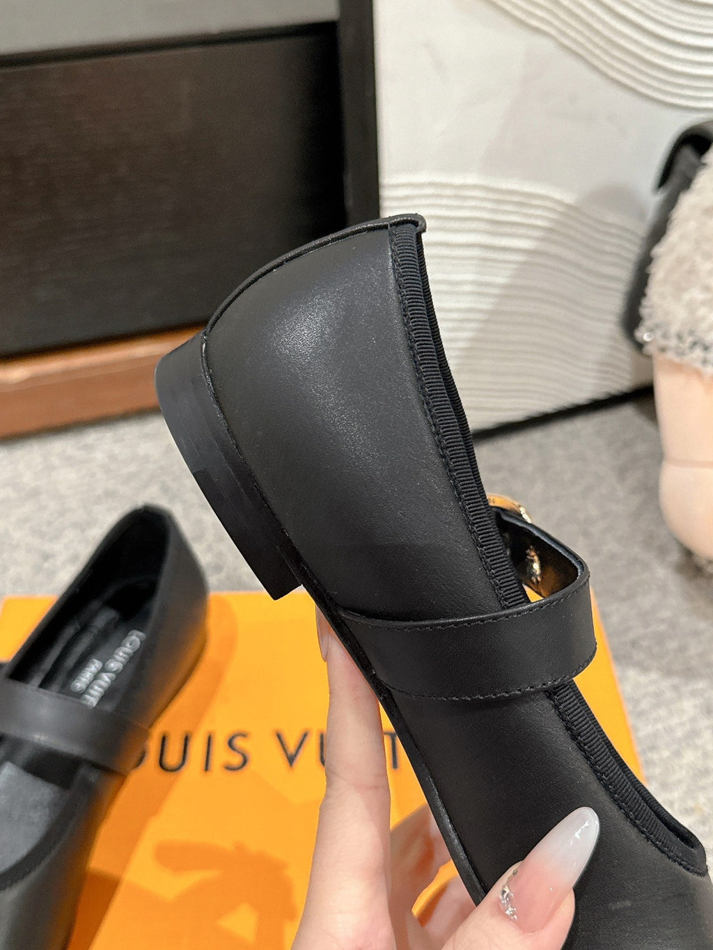 MARY JANE SHOES IN BLACK SHEEPSKIN