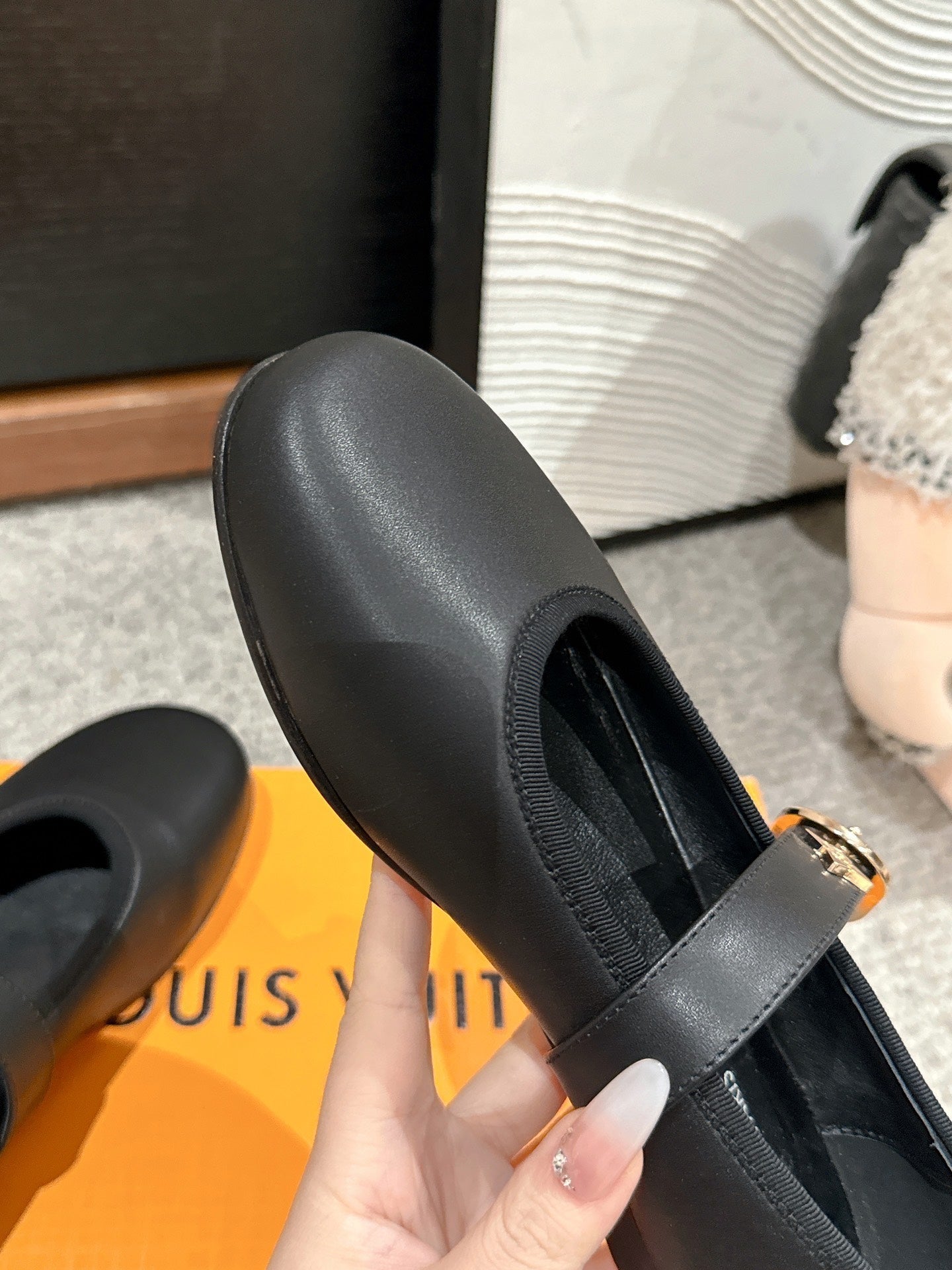 MARY JANE SHOES IN BLACK SHEEPSKIN