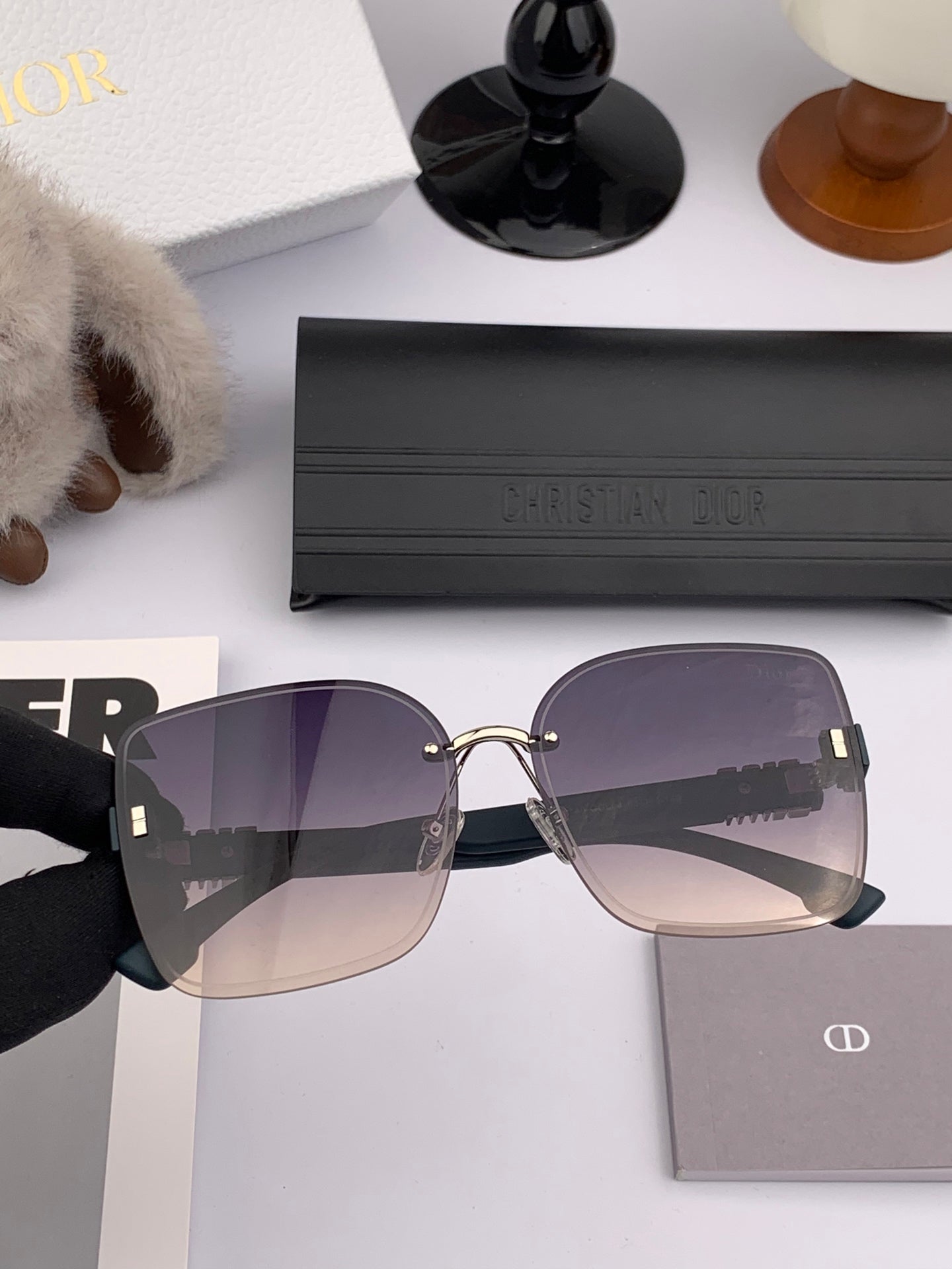 SIGNATURE SUNGLASS 575718 IN ACETATE