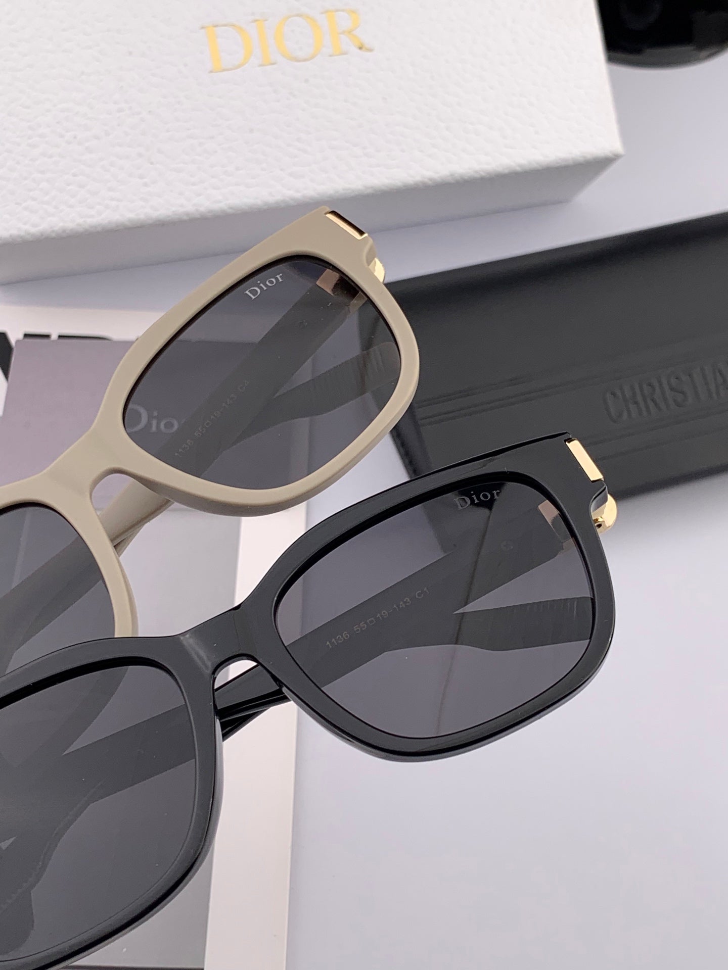 MONTAIGNE SUNGLASS CD6113 IN ACETATE